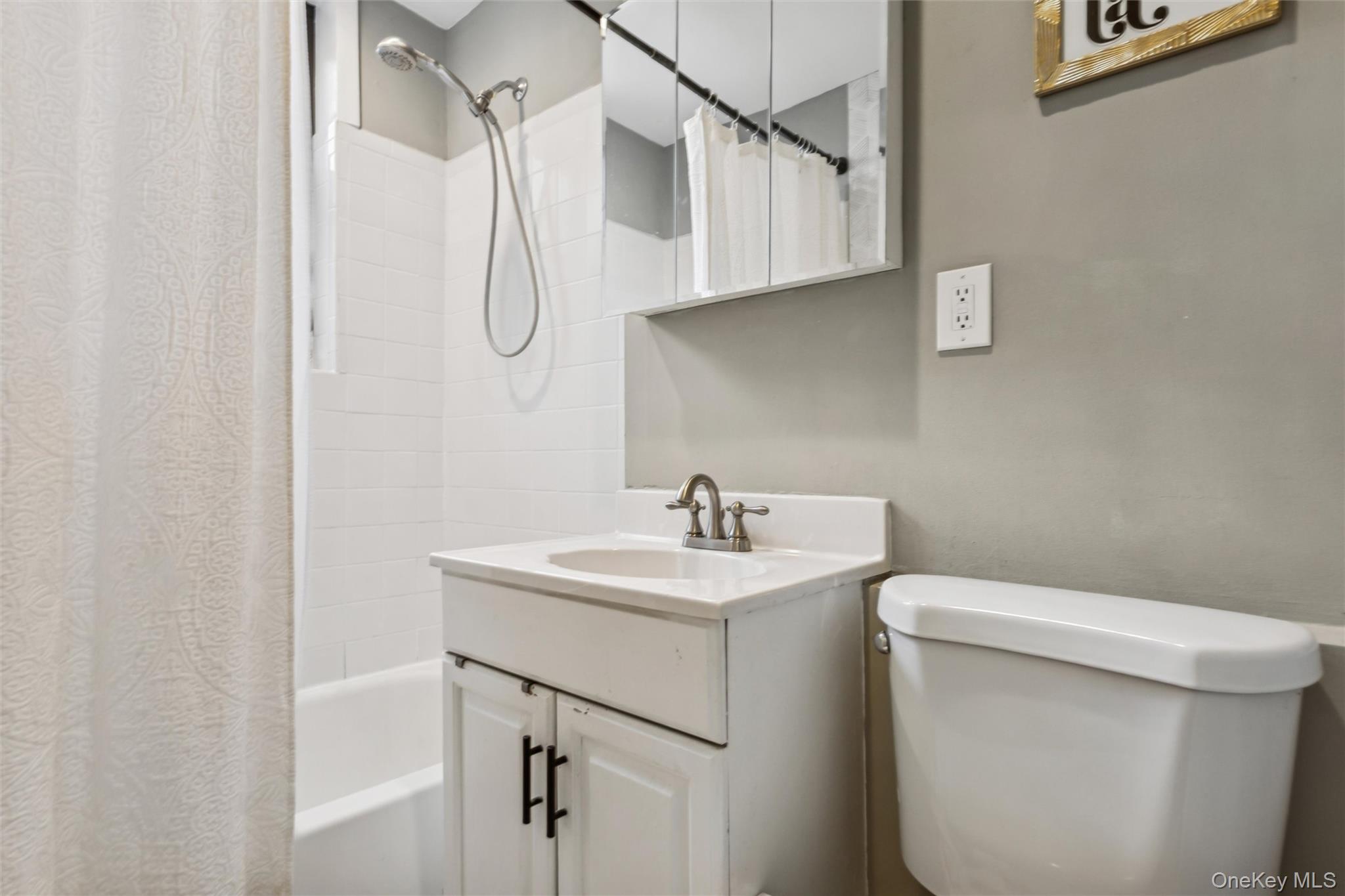 12 Hempstead Avenue Unit: 3N