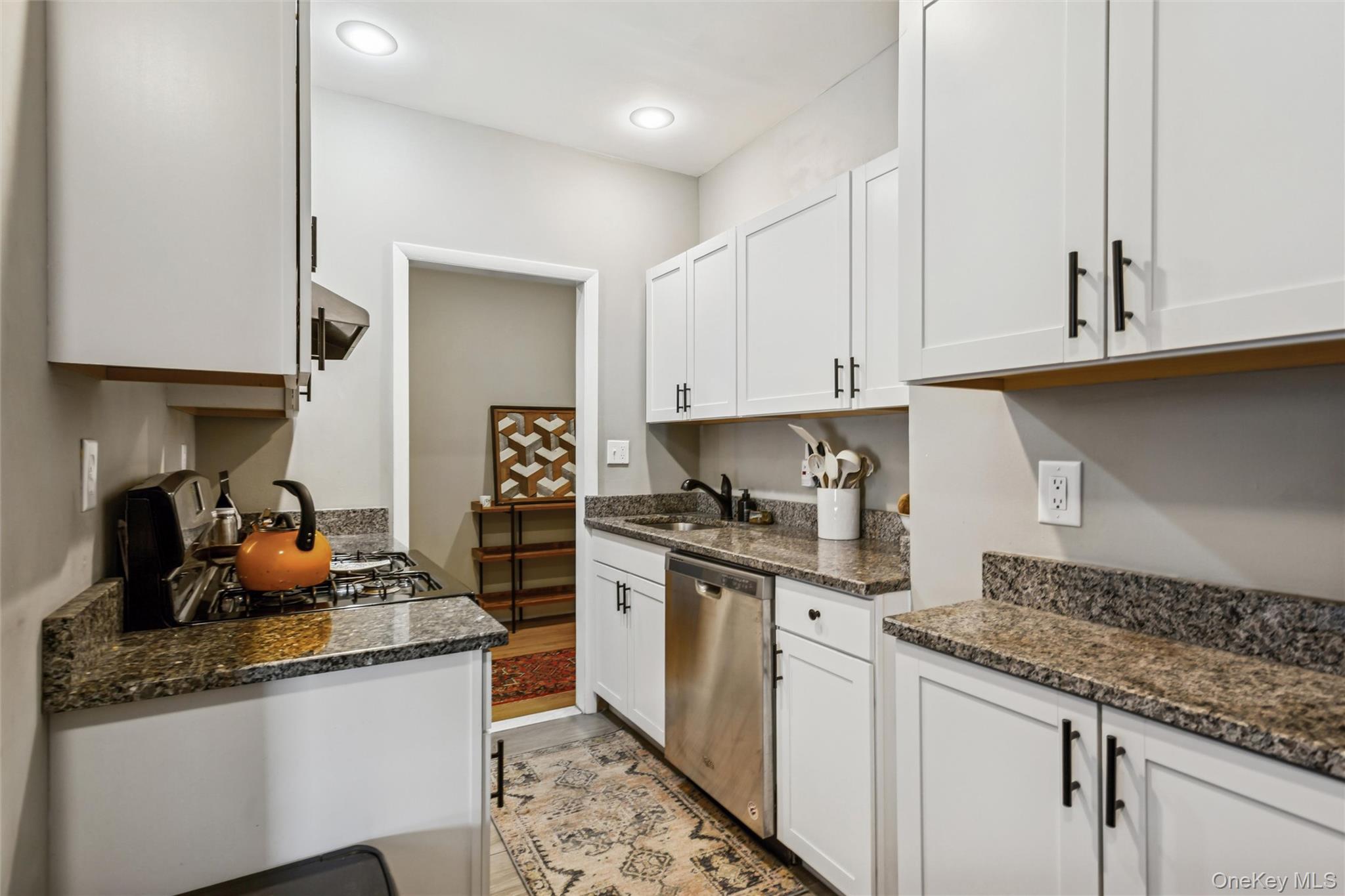 12 Hempstead Avenue Unit: 3N