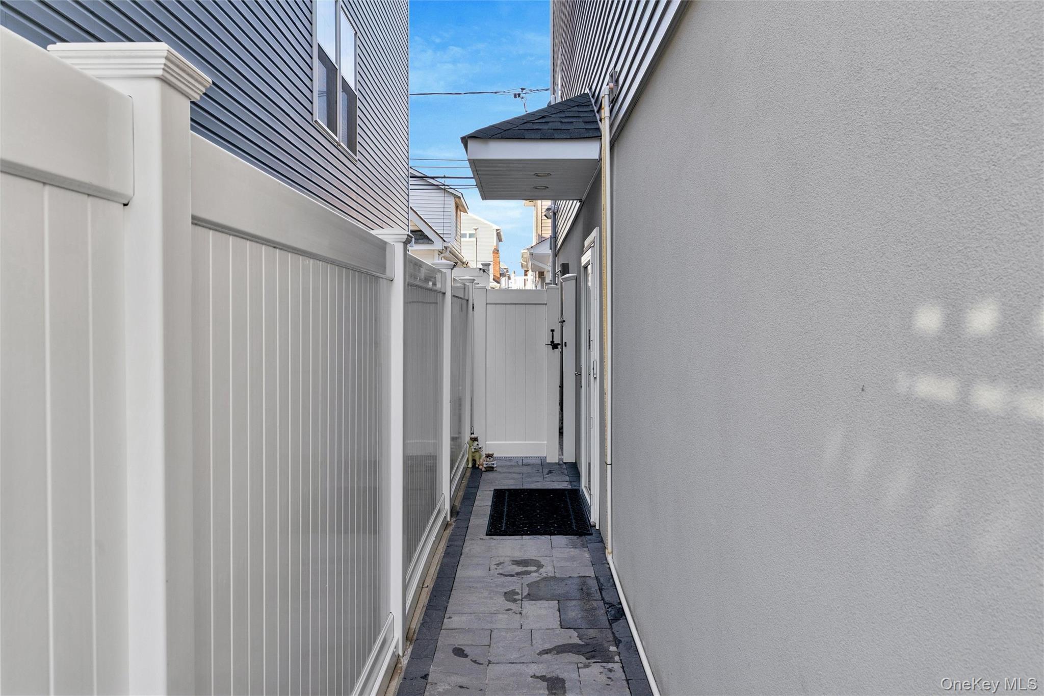 87 Arizona Avenue