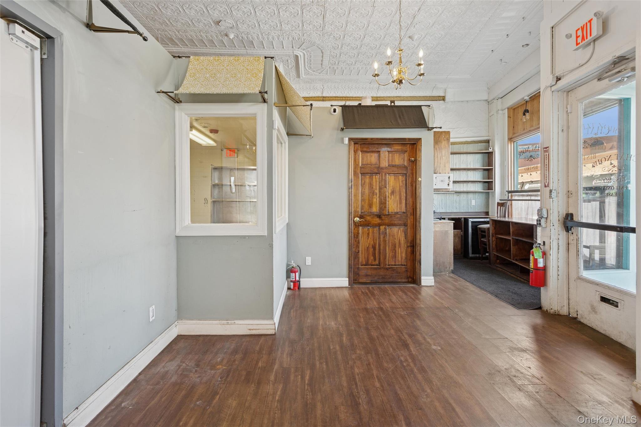 228 Merrick Road