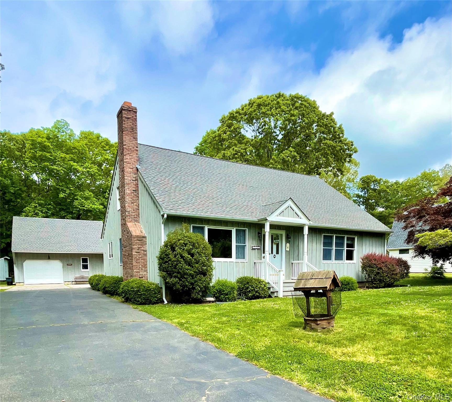 825 Oak Drive