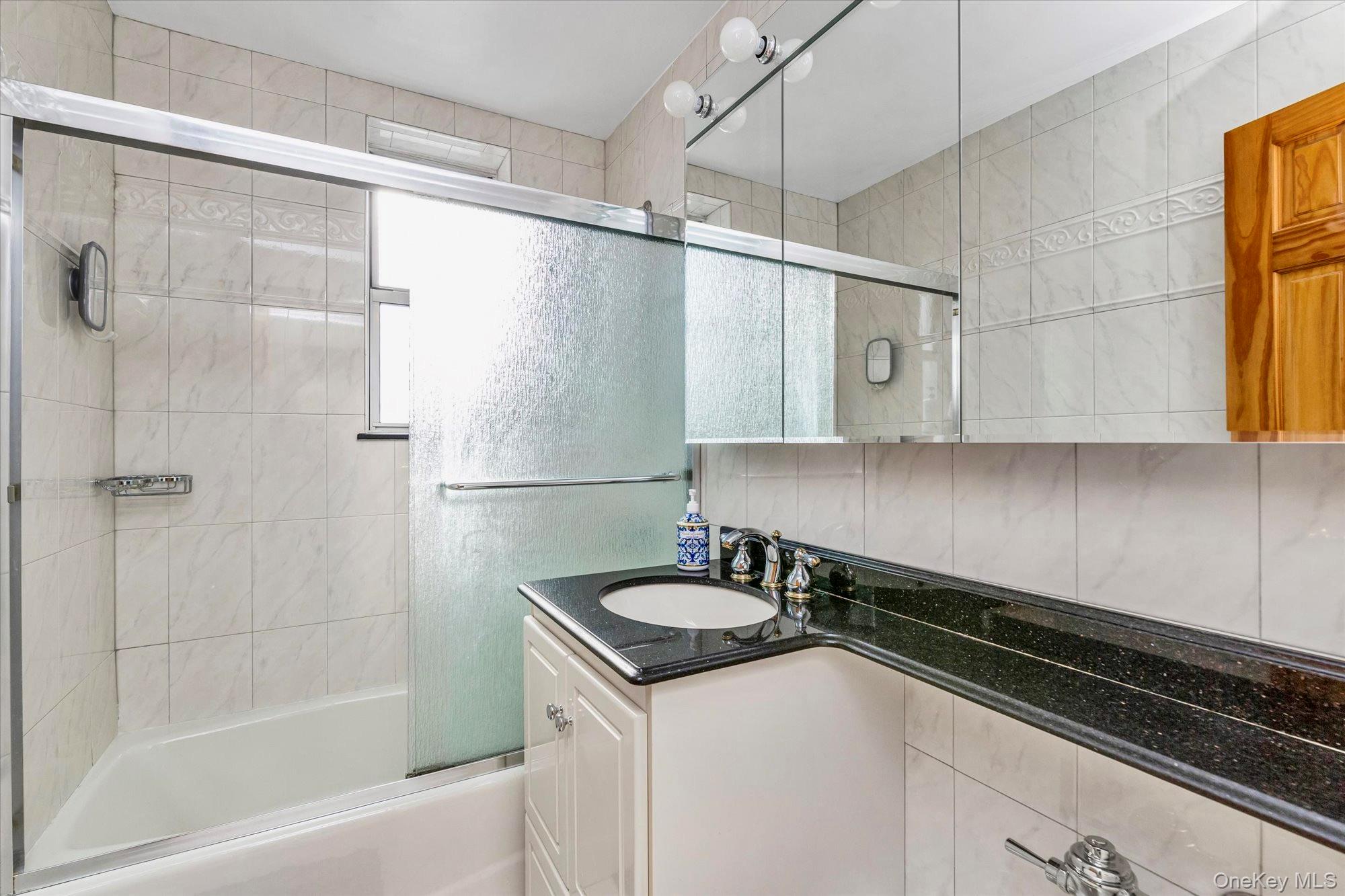 67-12 Yellowstone Boulevard Unit: E8