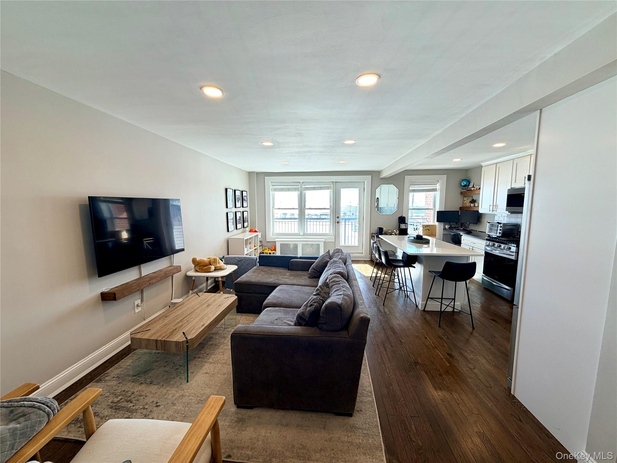 1 E Broadway Unit: 3N