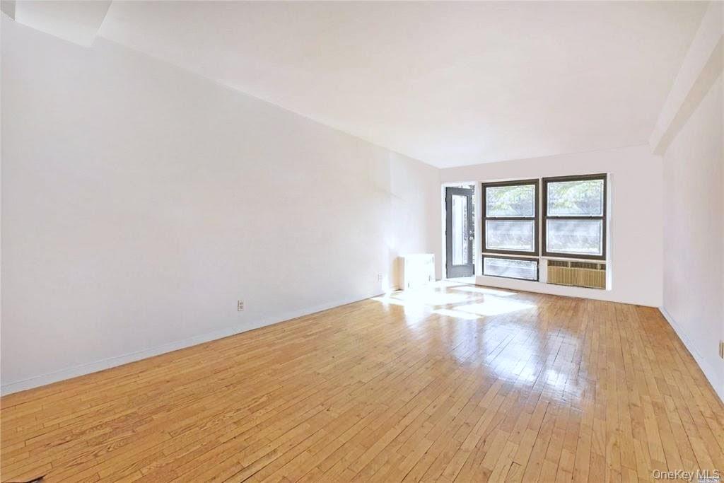 15 HILL PARK Avenue Unit: 1-L