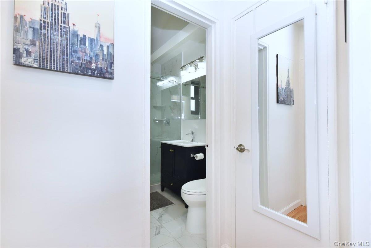 15 HILL PARK Avenue Unit: 1-L