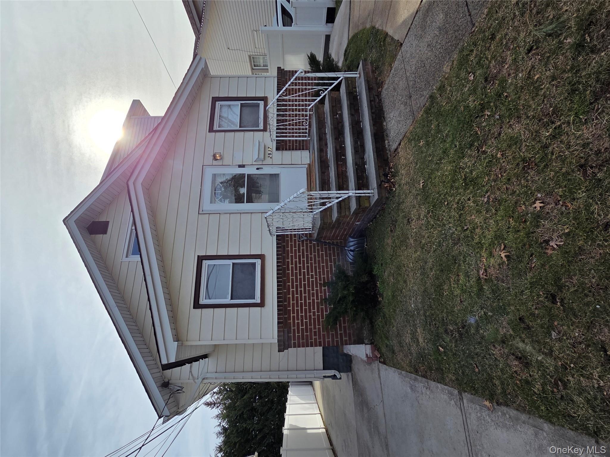 2937 Davis Street