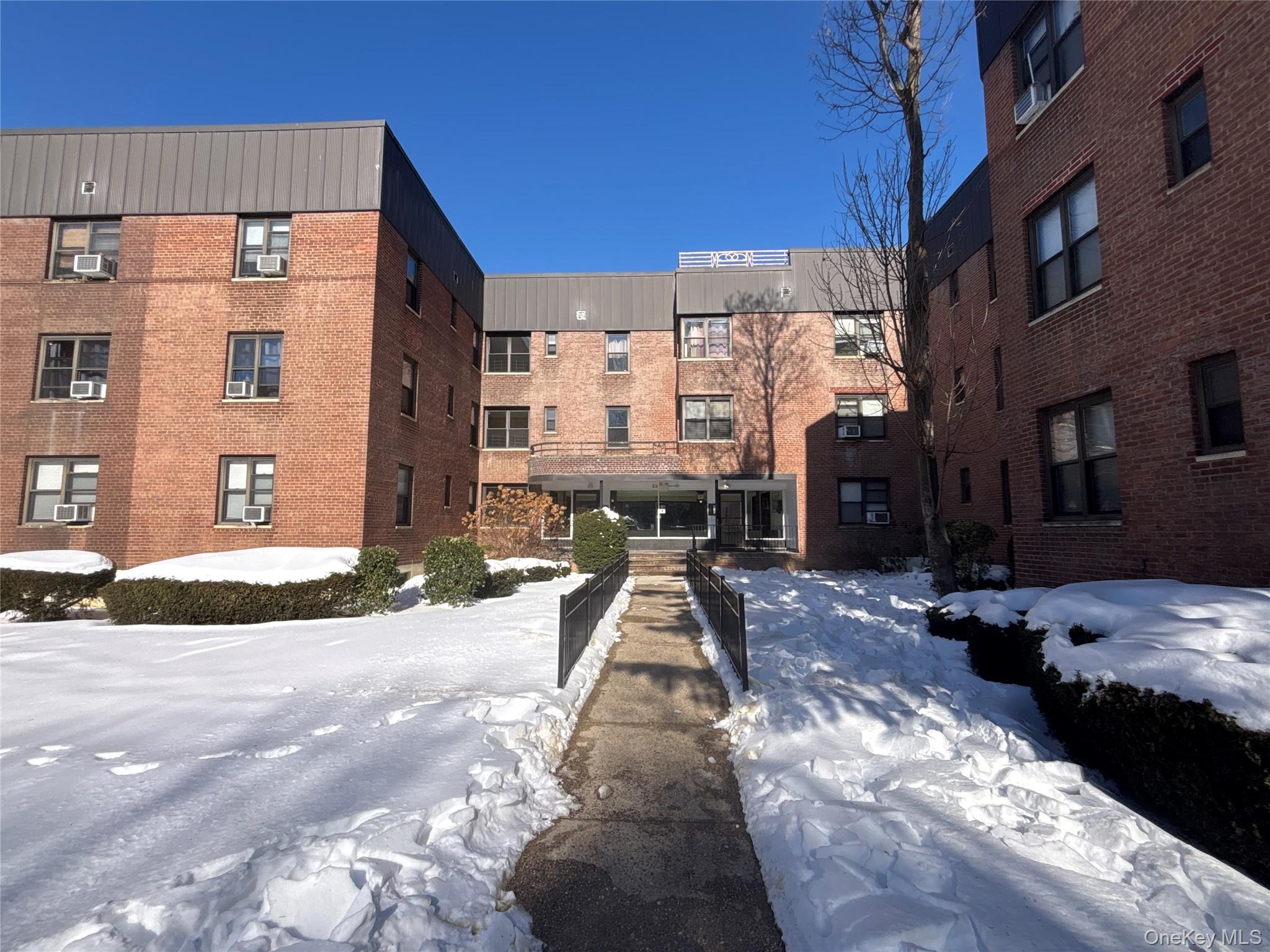 23 Schenck Avenue Unit: 2CE