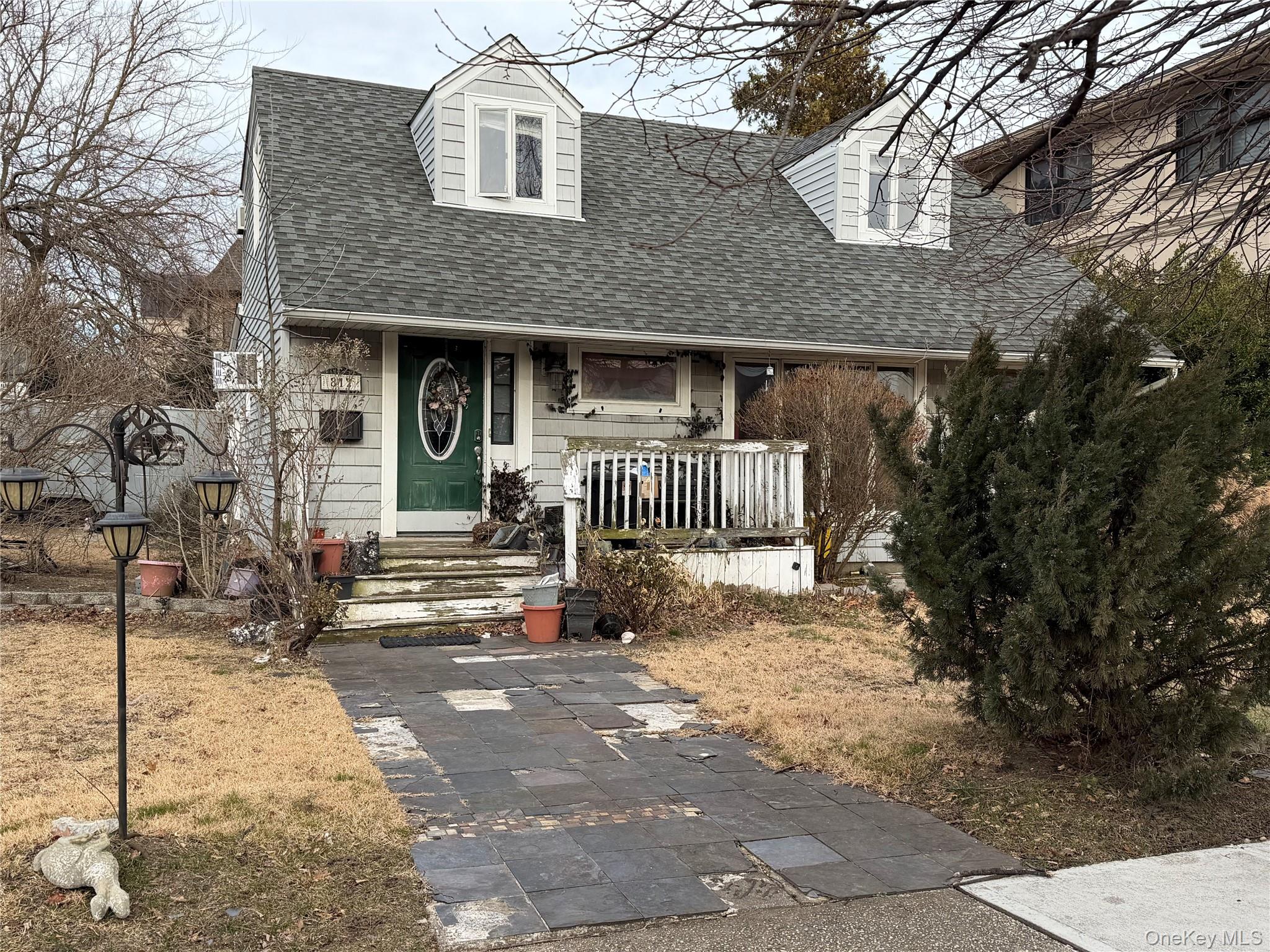 812 Ibsen Street