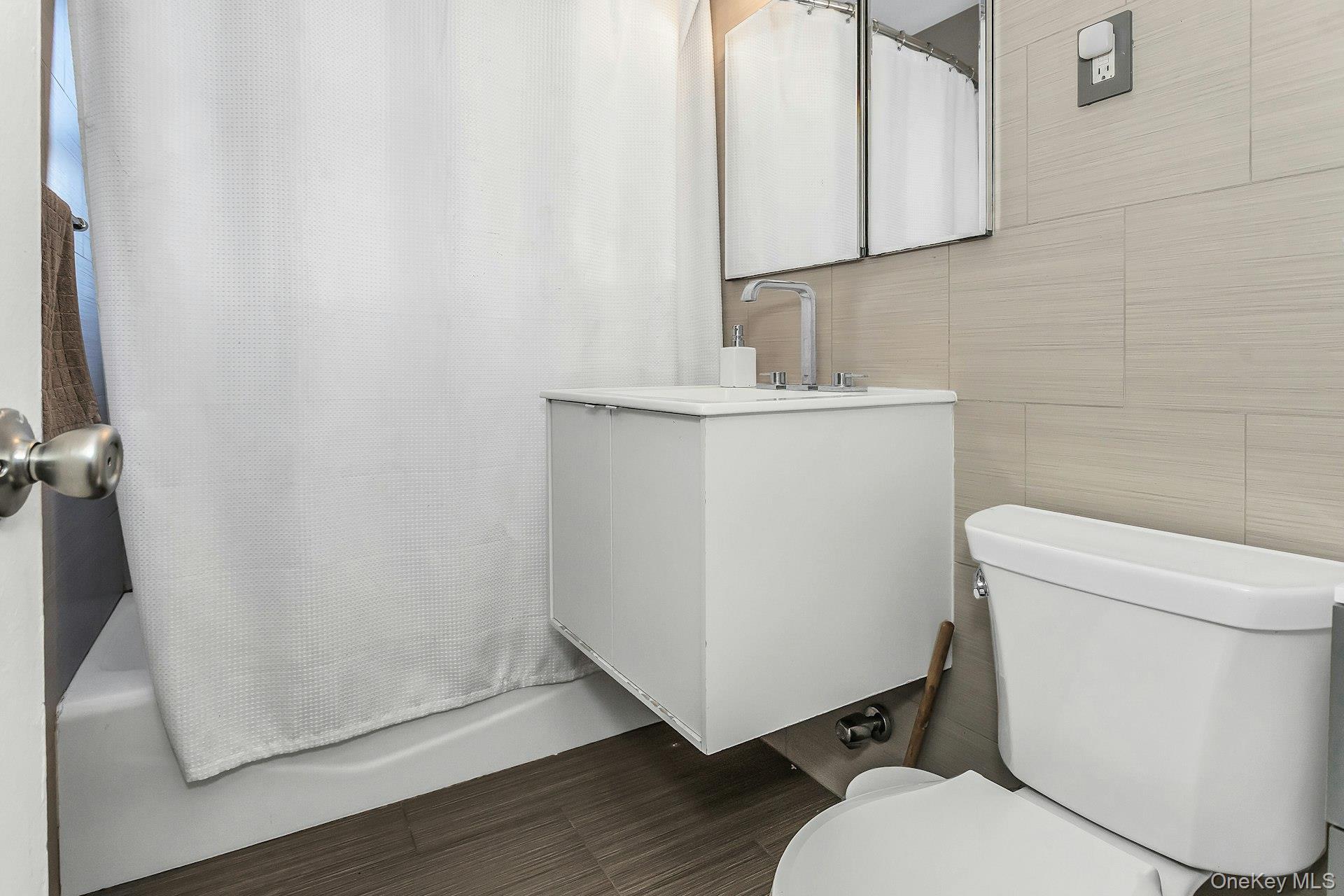 219-57 74th Avenue Unit: 423A2