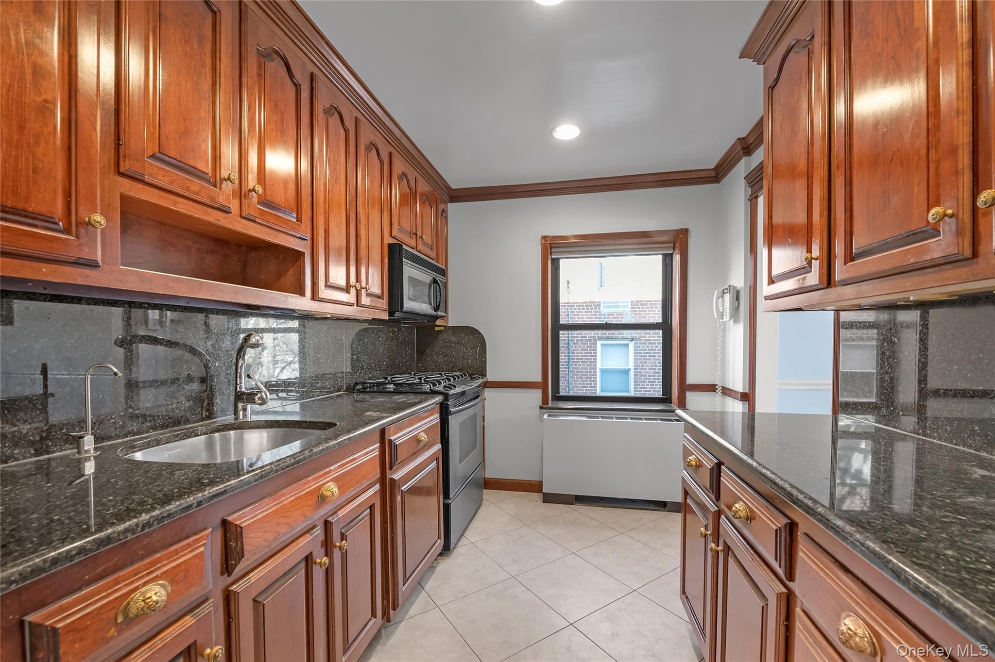 20 Canterbury Road Unit: 2C