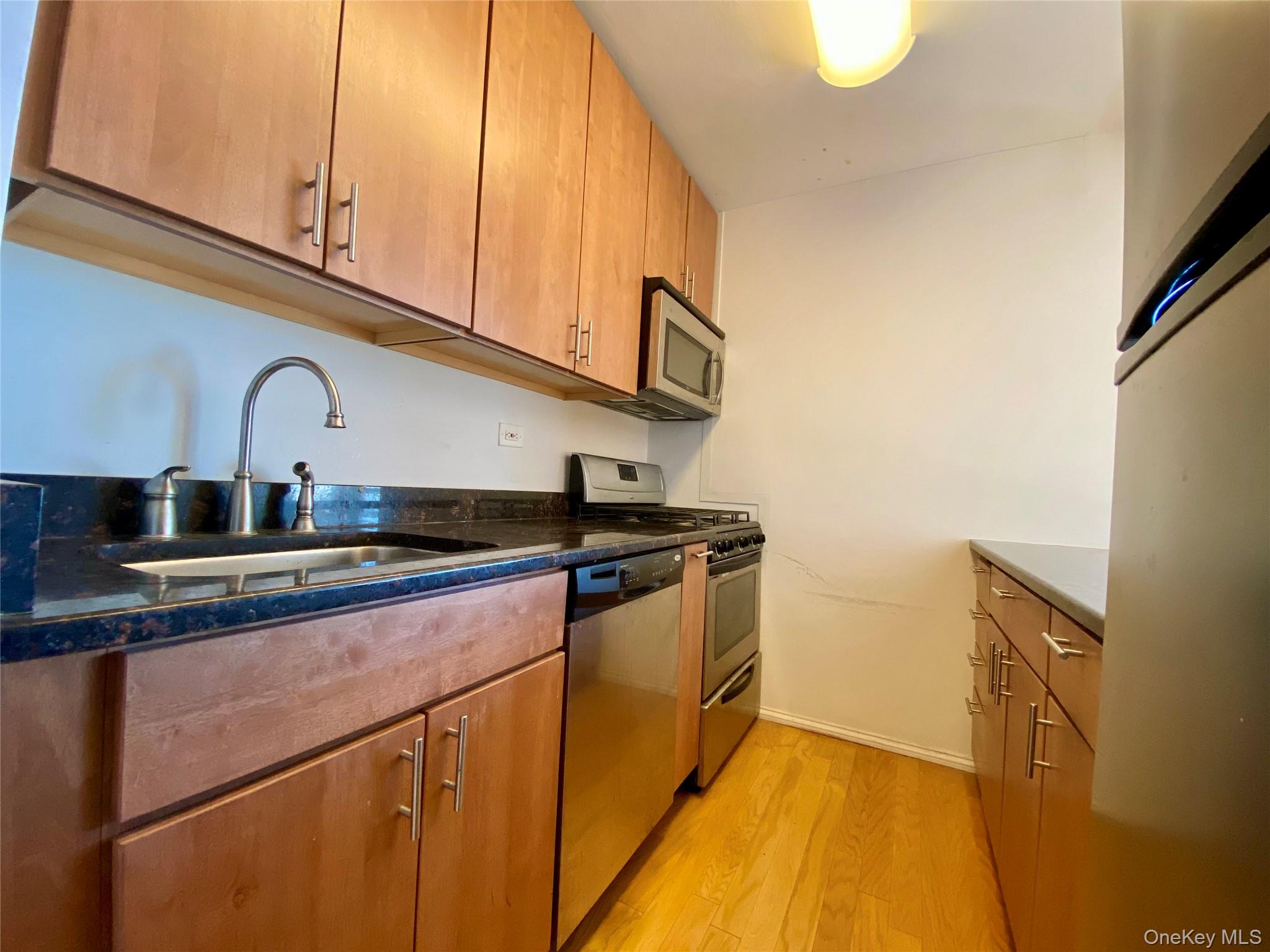 200 Cozine Avenue Unit: 9K