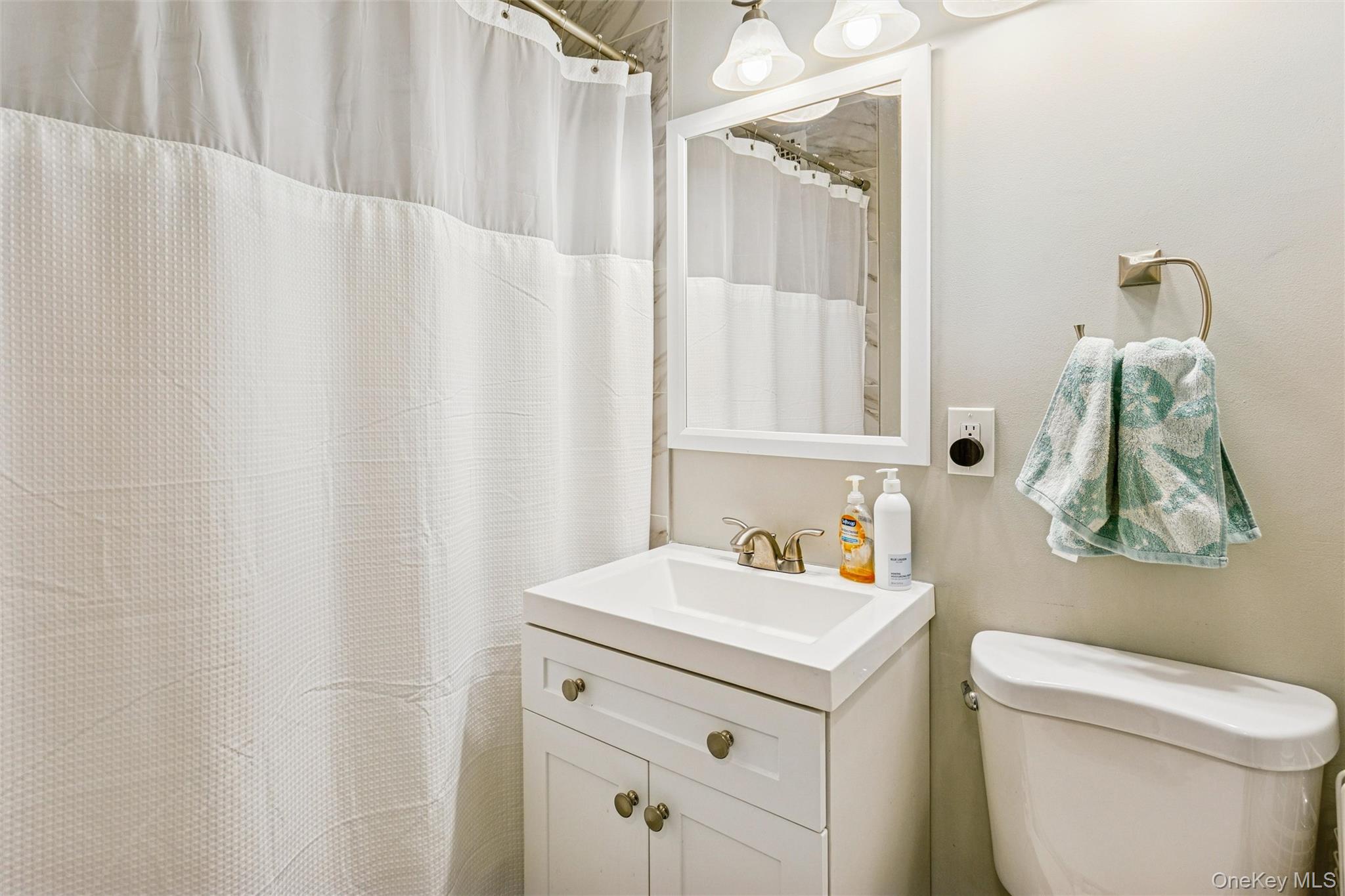 700 Shore Road Unit: 5U