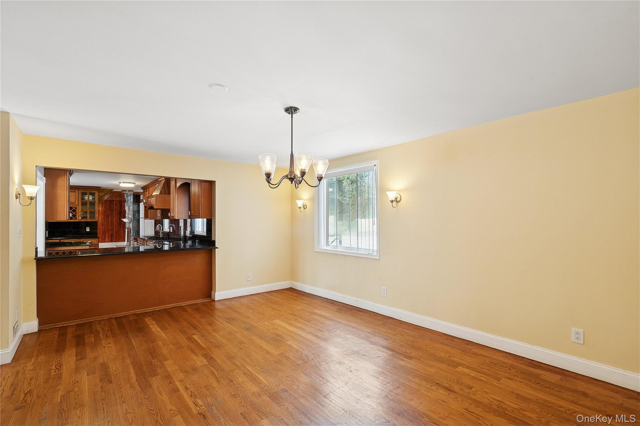 549 Woodbury Road