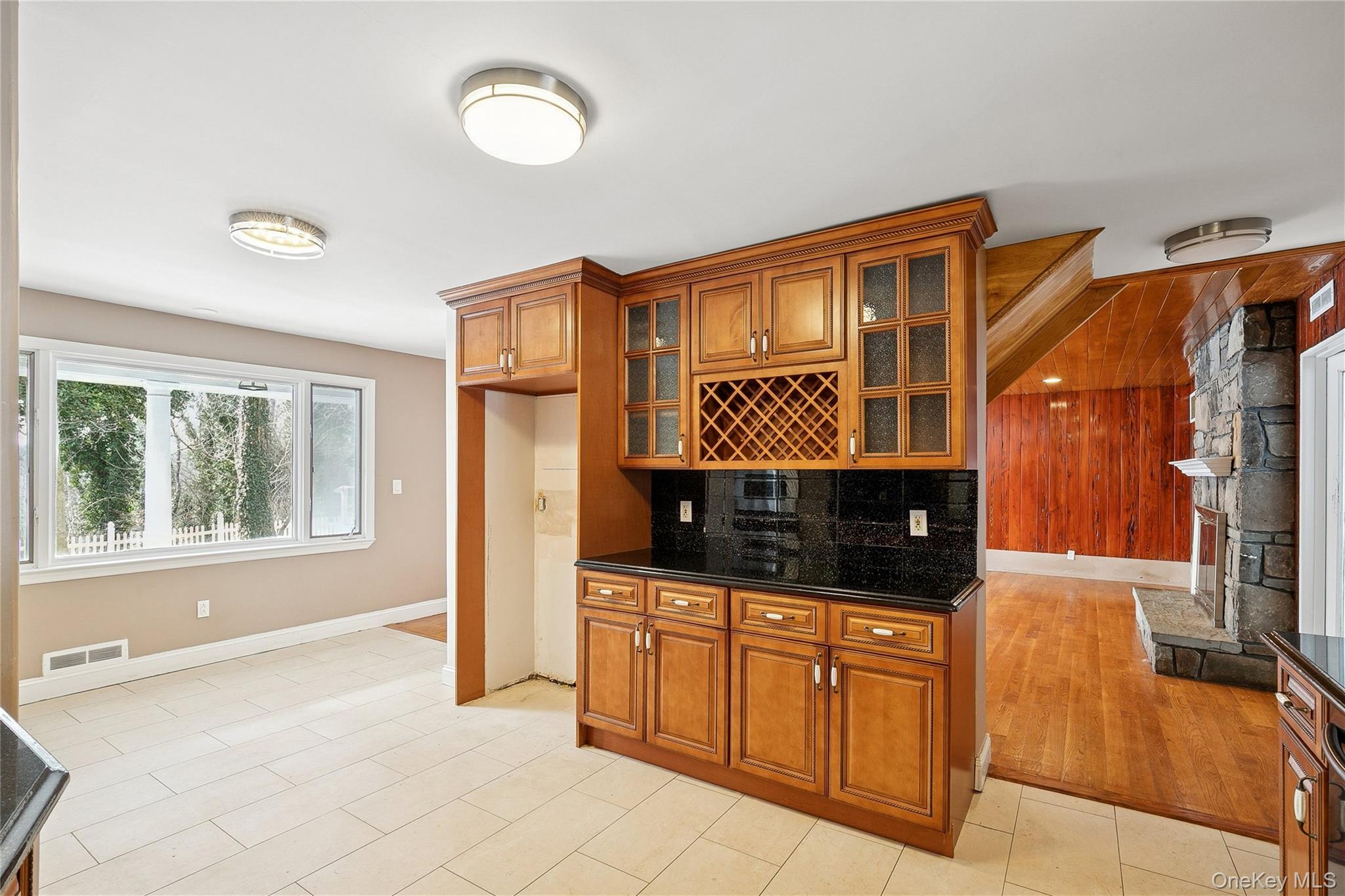 549 Woodbury Road