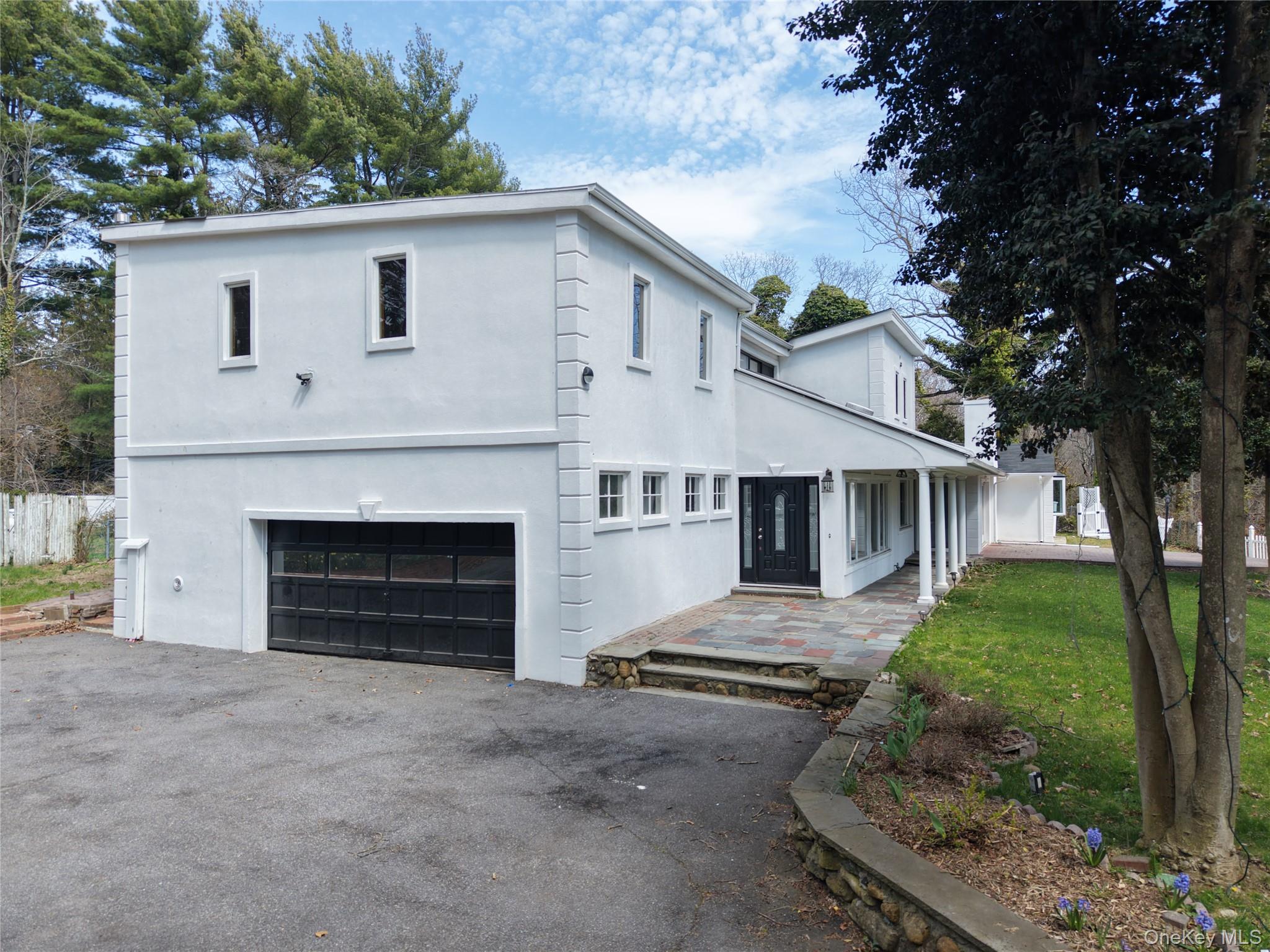 549 Woodbury Road