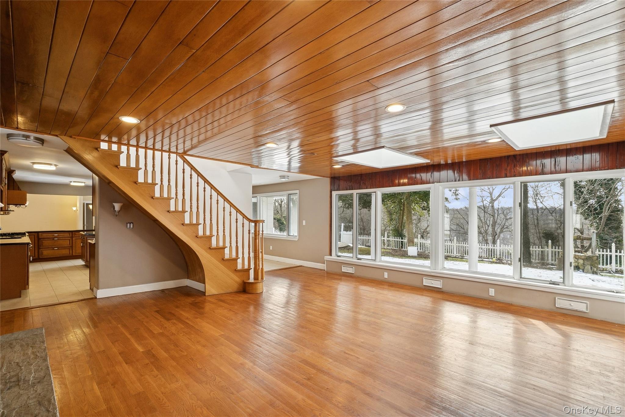 549 Woodbury Road