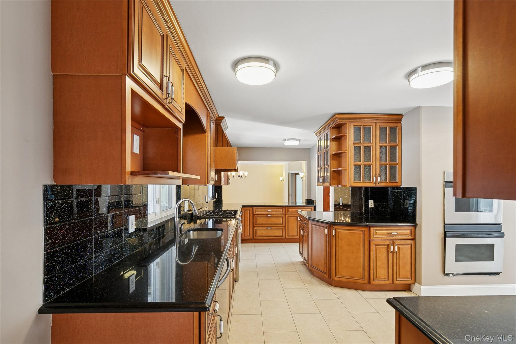 549 Woodbury Road