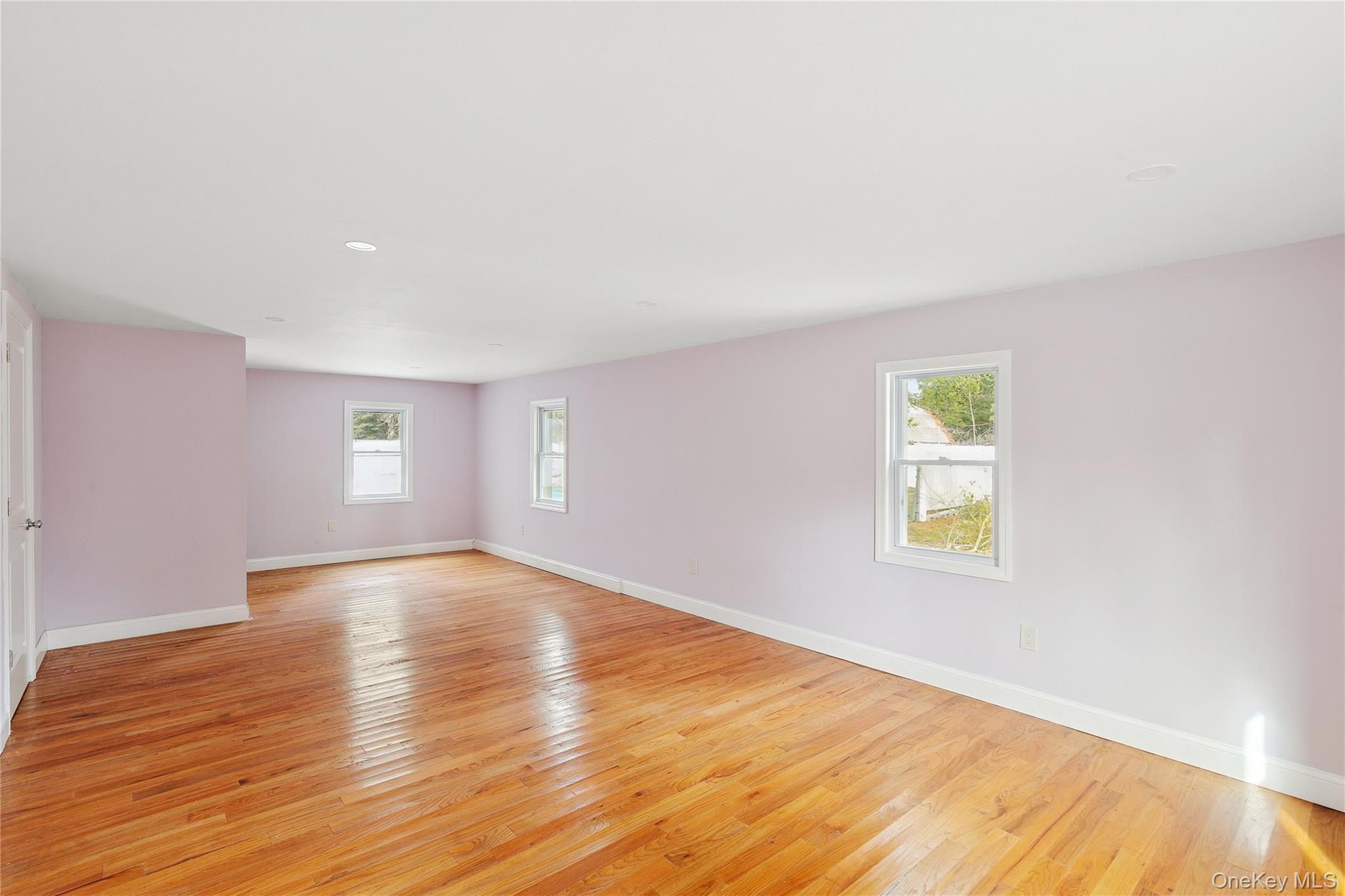 549 Woodbury Road