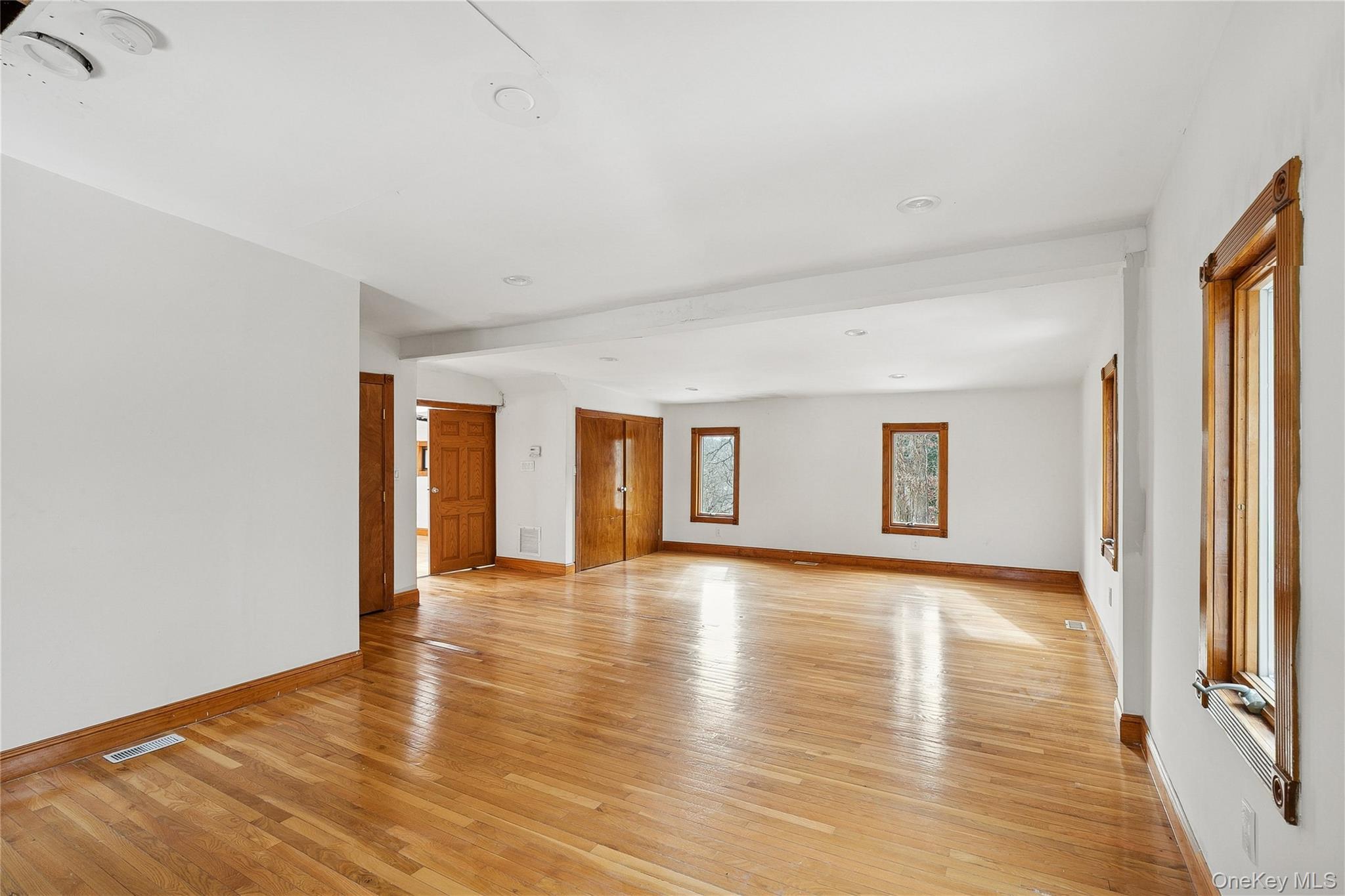549 Woodbury Road