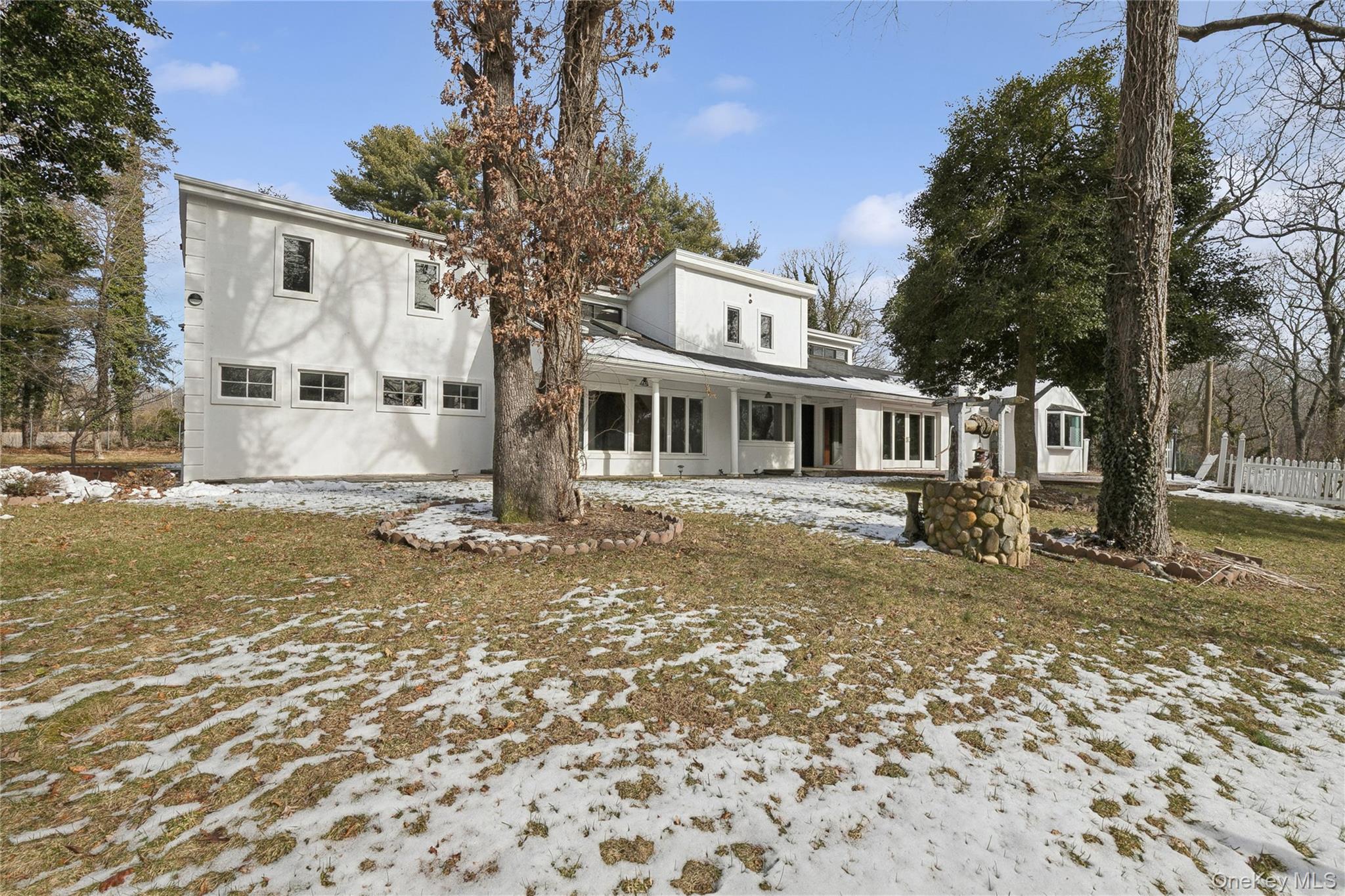 549 Woodbury Road