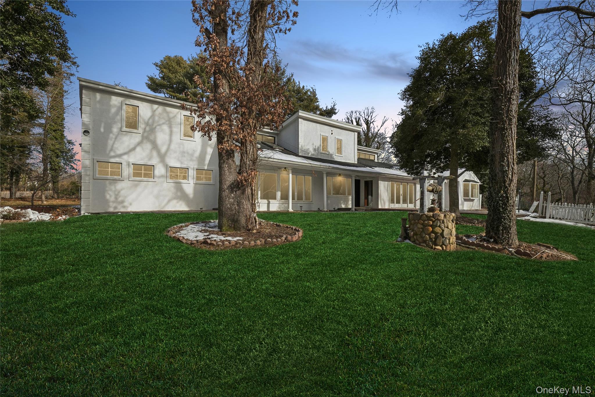 549 Woodbury Road