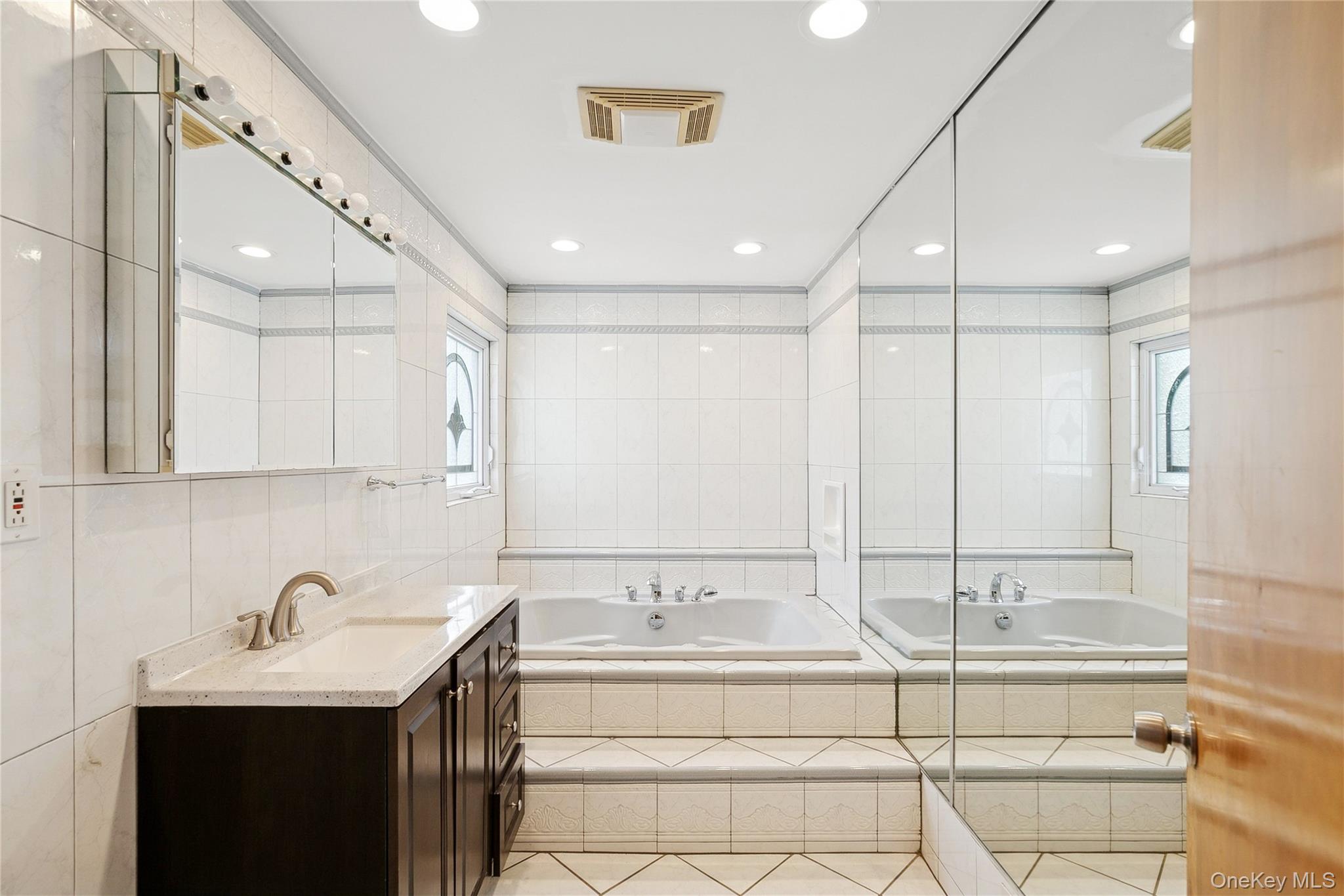 549 Woodbury Road