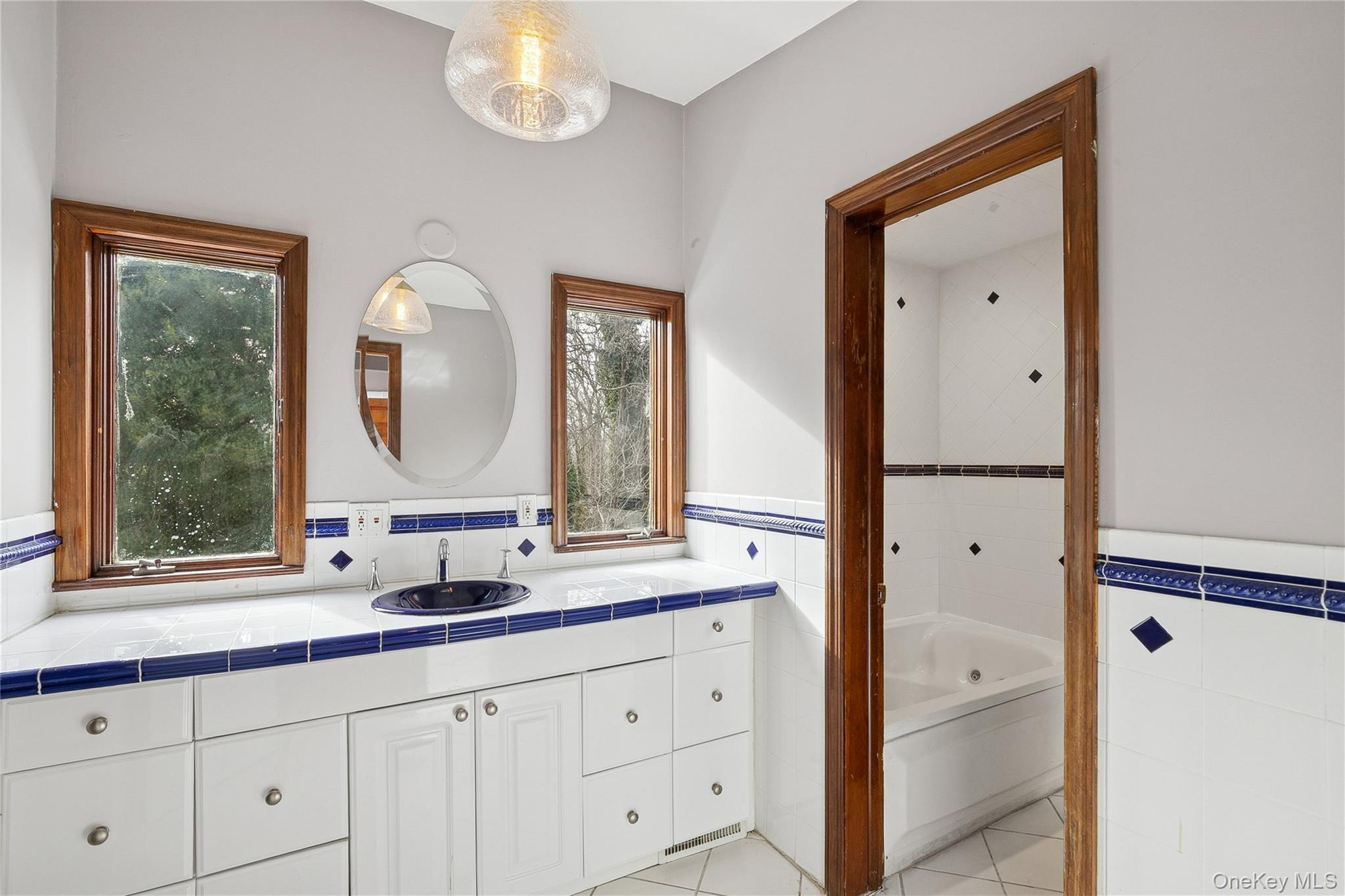 549 Woodbury Road