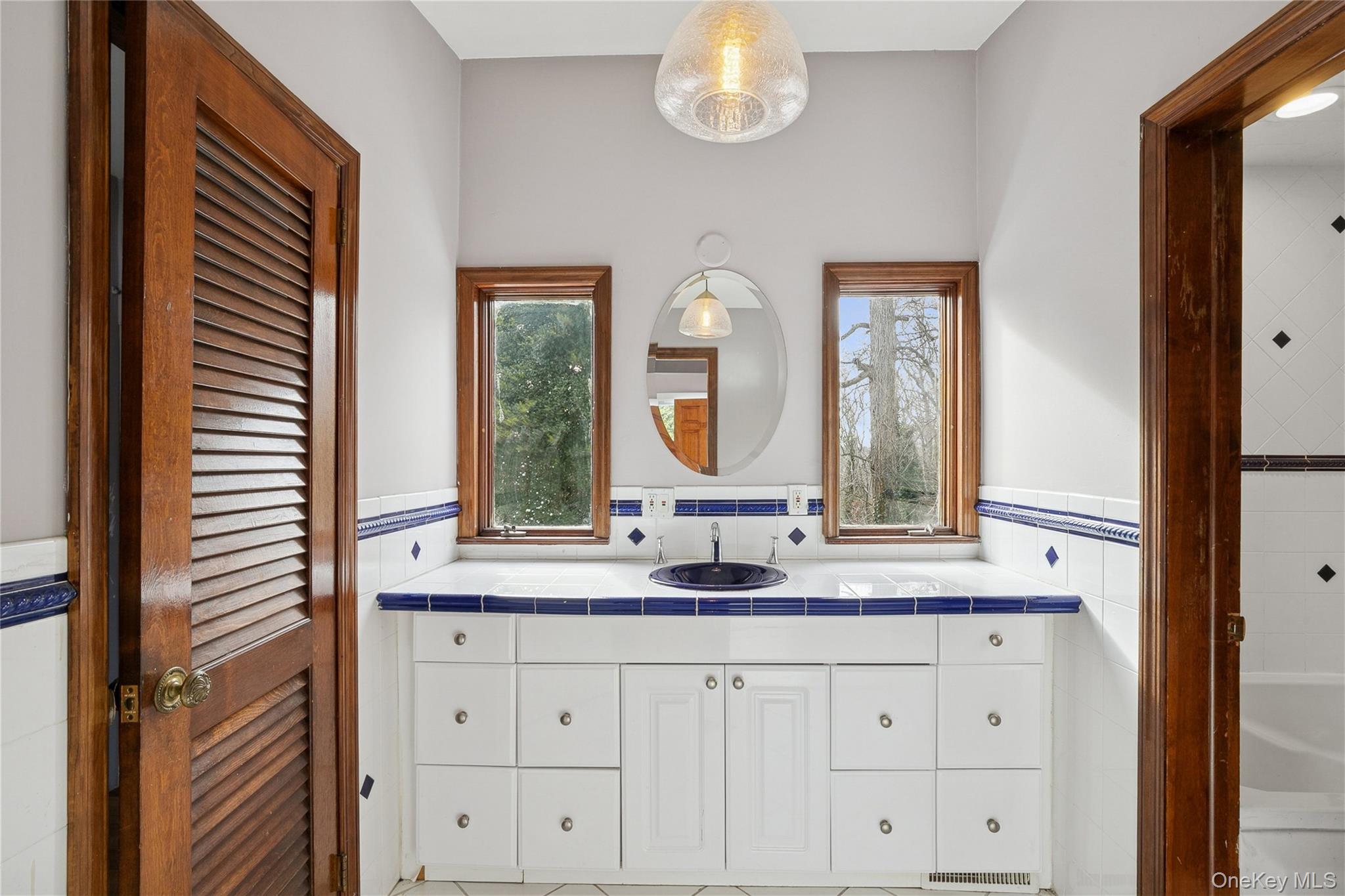549 Woodbury Road