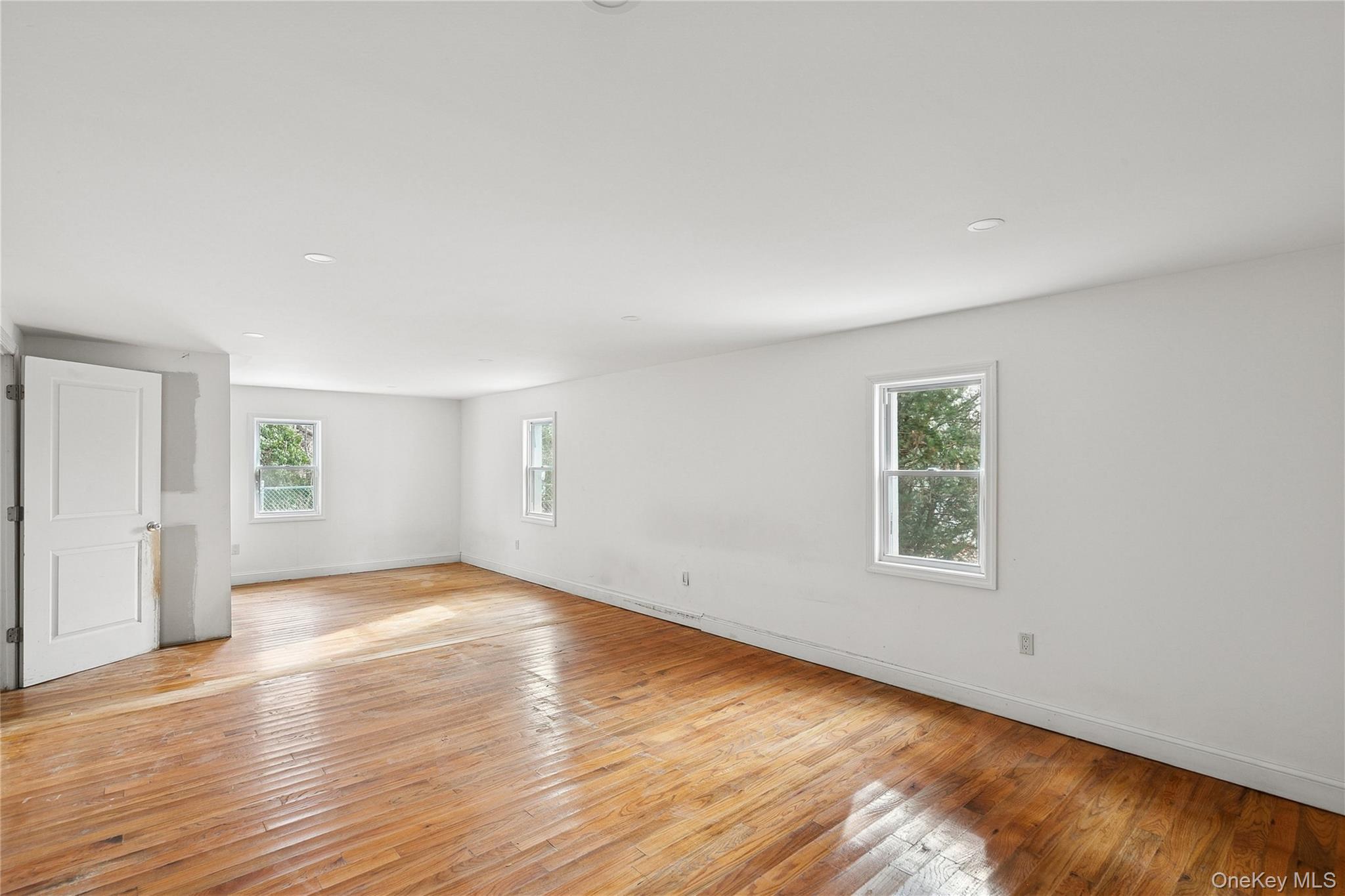 549 Woodbury Road