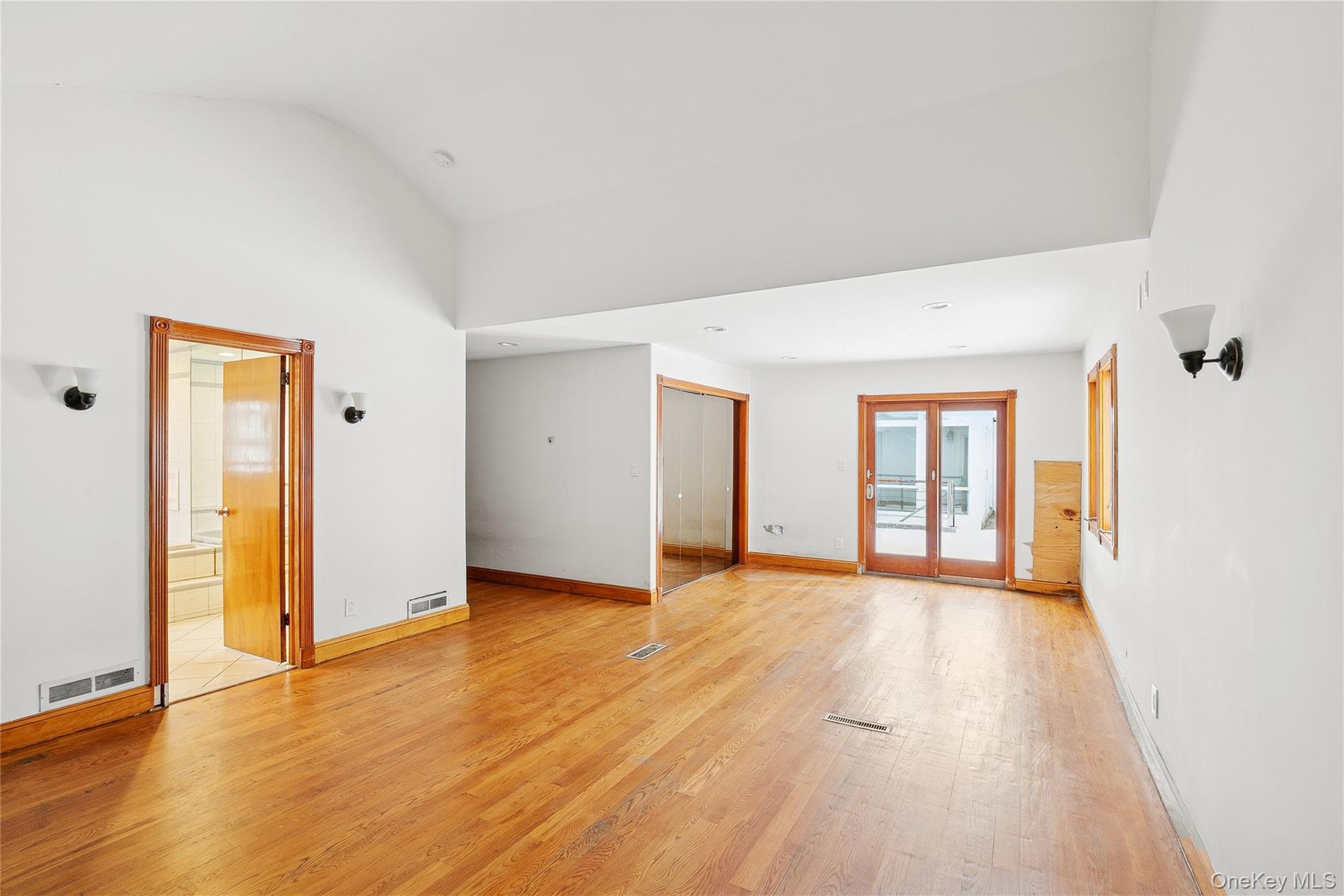 549 Woodbury Road
