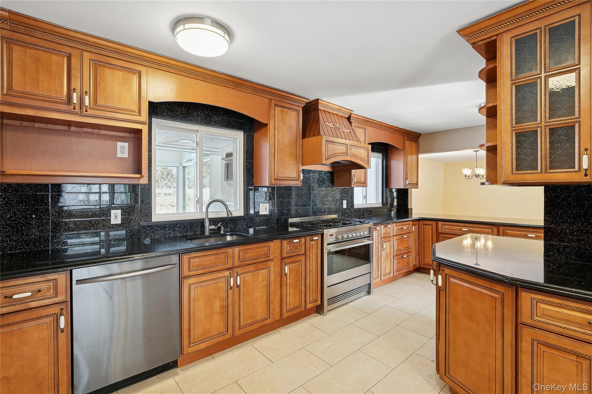549 Woodbury Road
