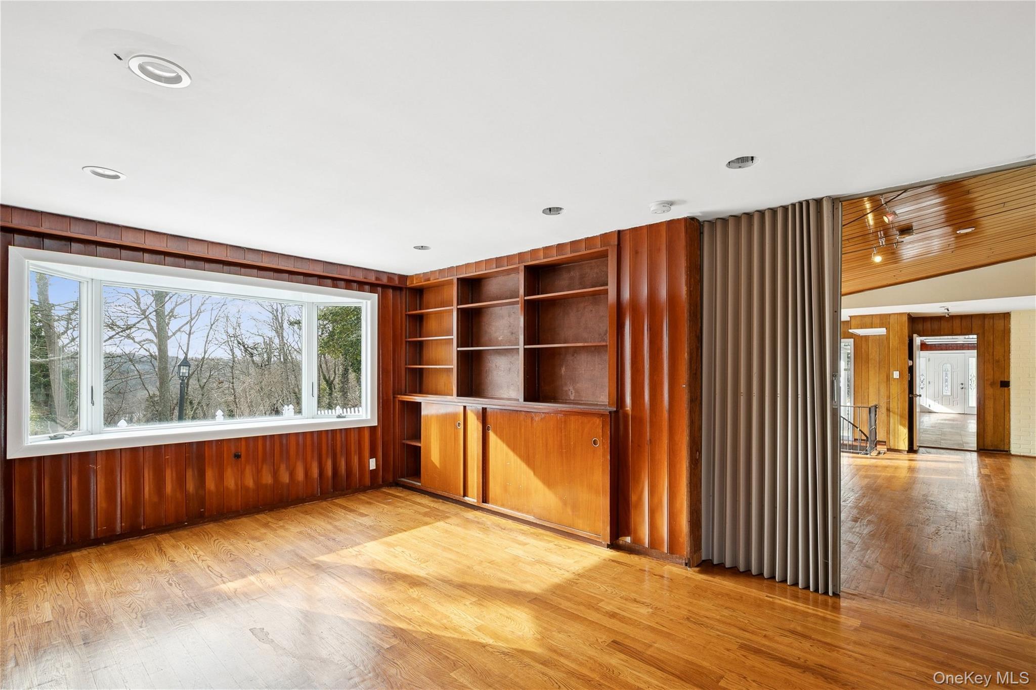 549 Woodbury Road