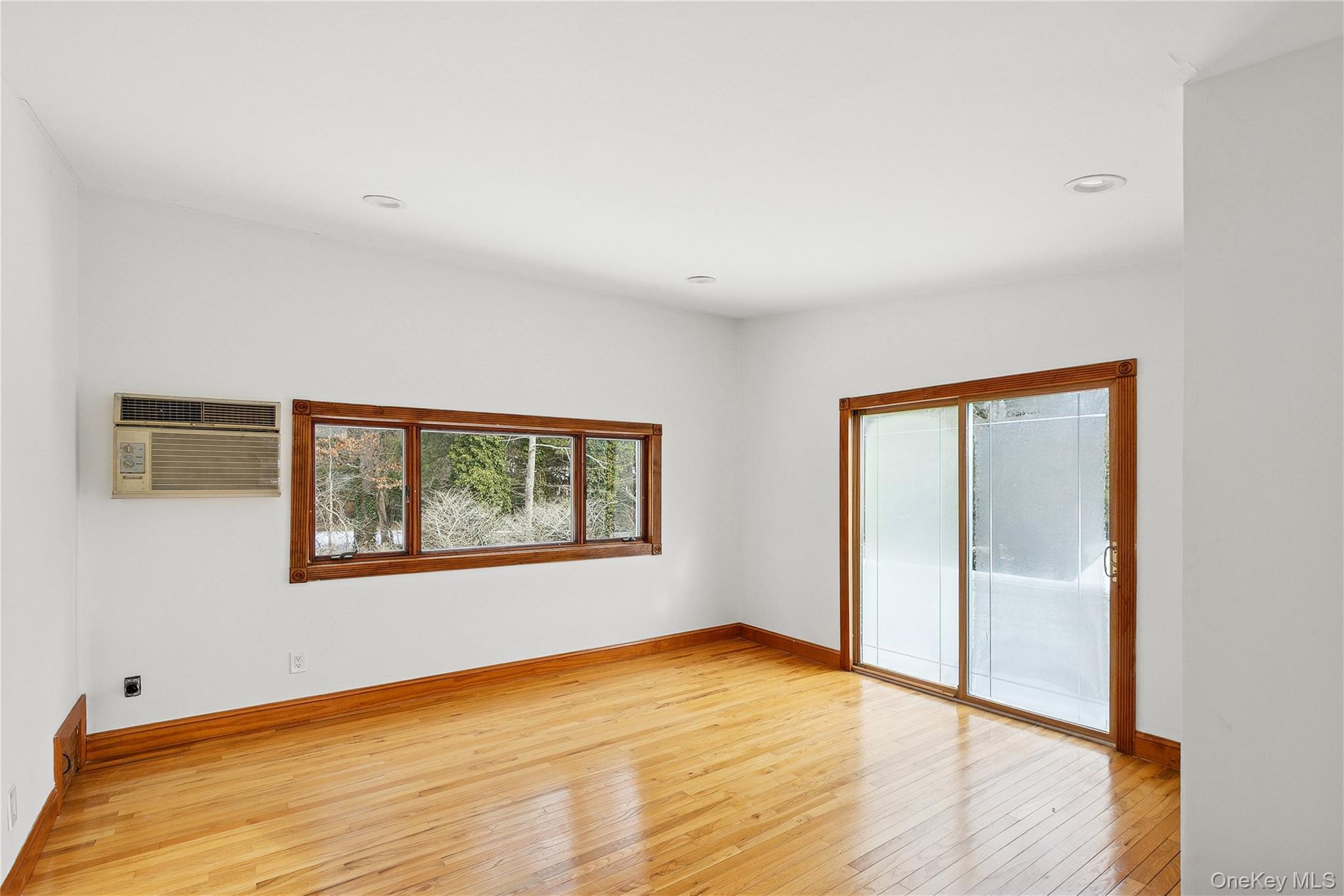 549 Woodbury Road
