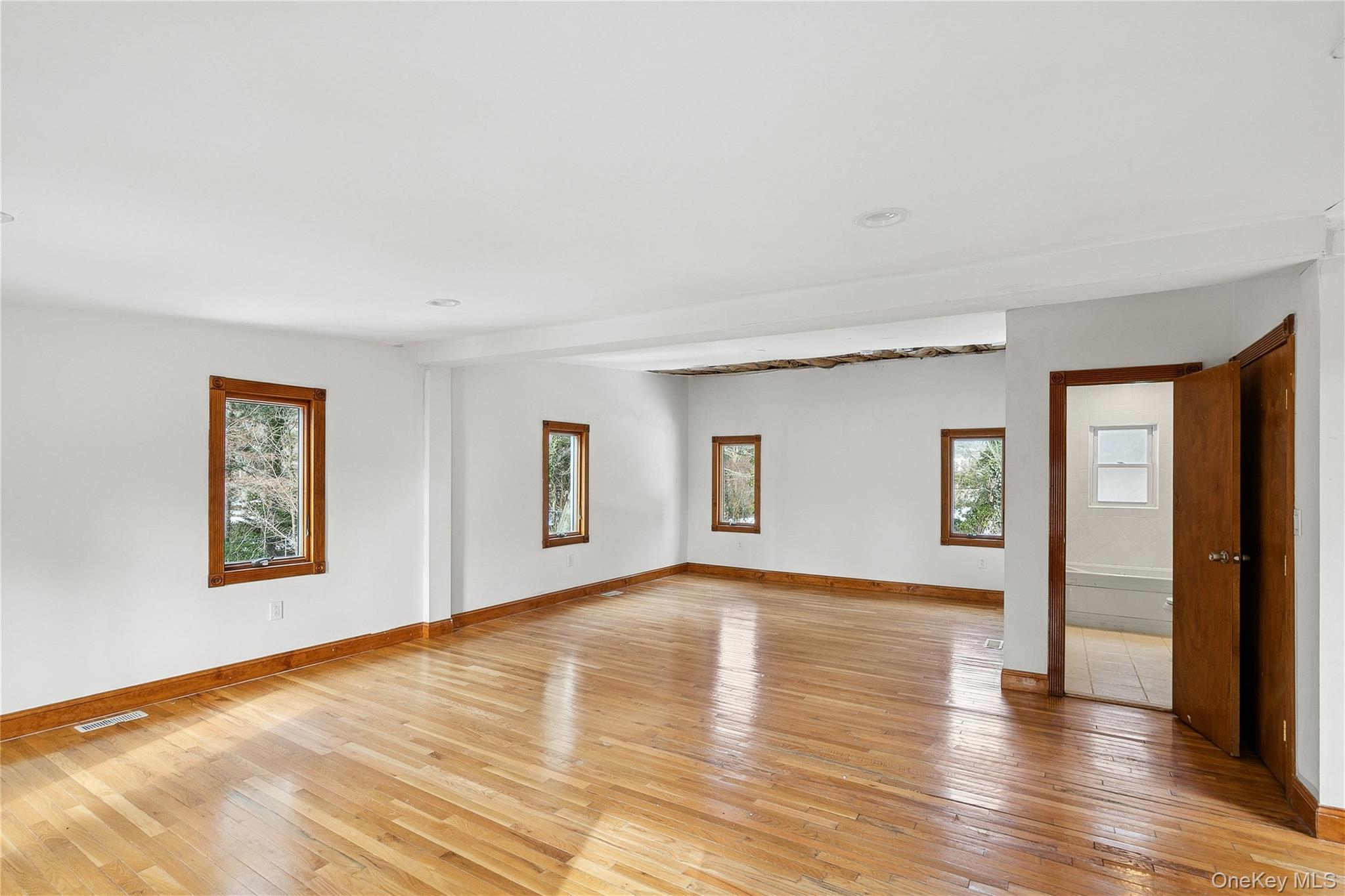 549 Woodbury Road