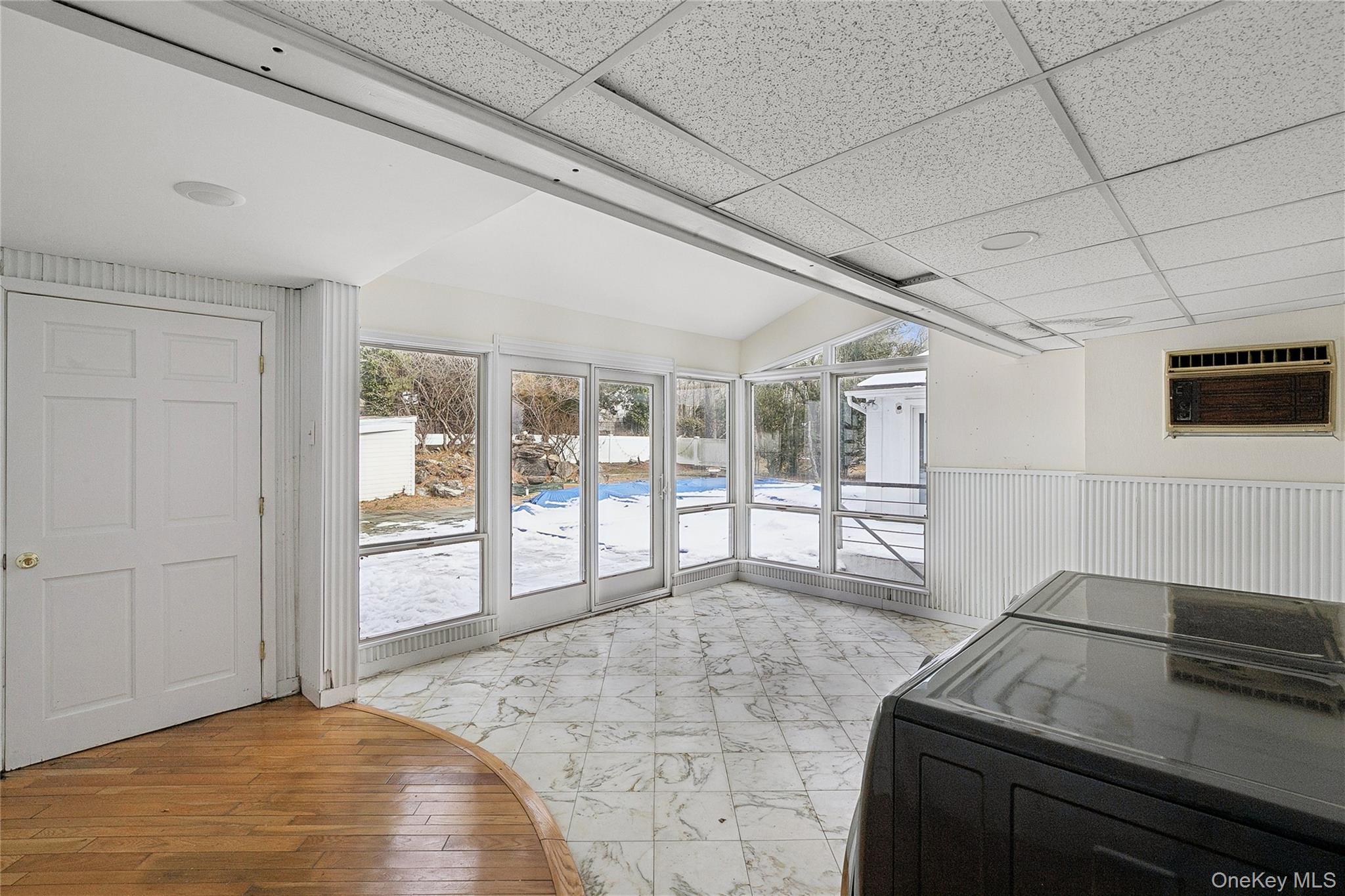 549 Woodbury Road