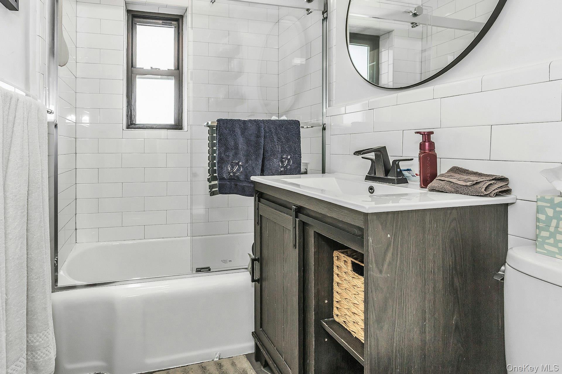 219-35 75th Avenue Unit: 299B2