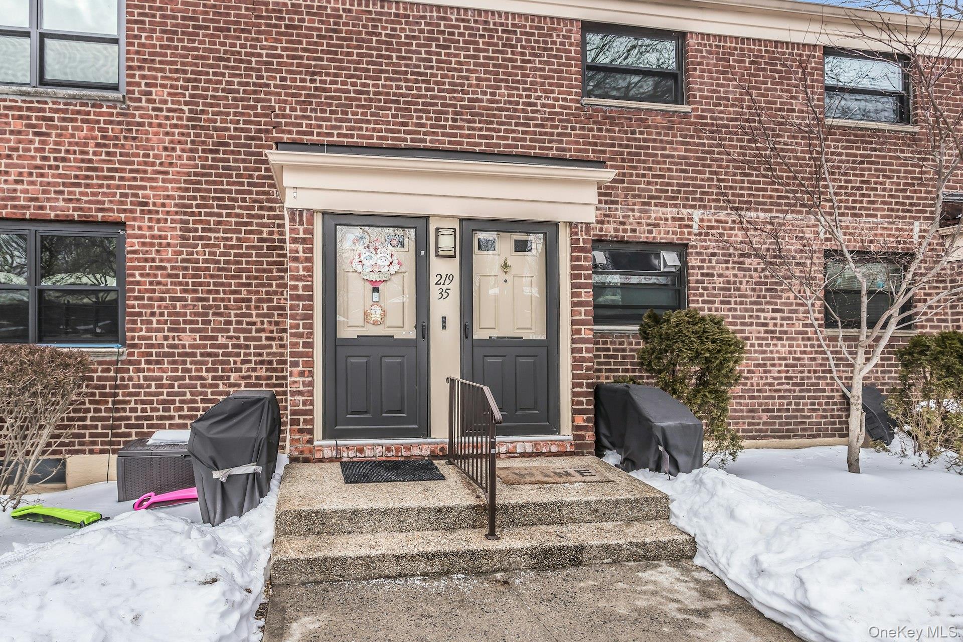 219-35 75th Avenue Unit: 299B2
