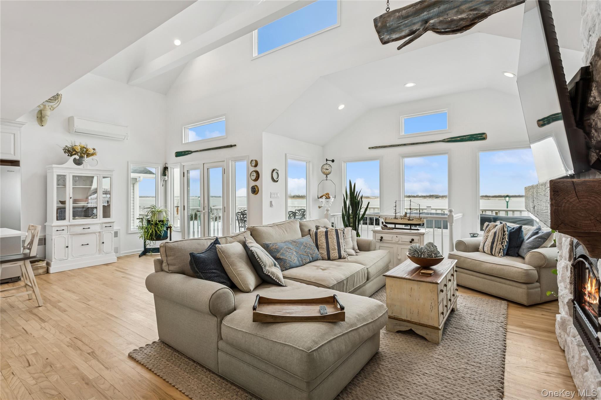 246 W Bay Drive