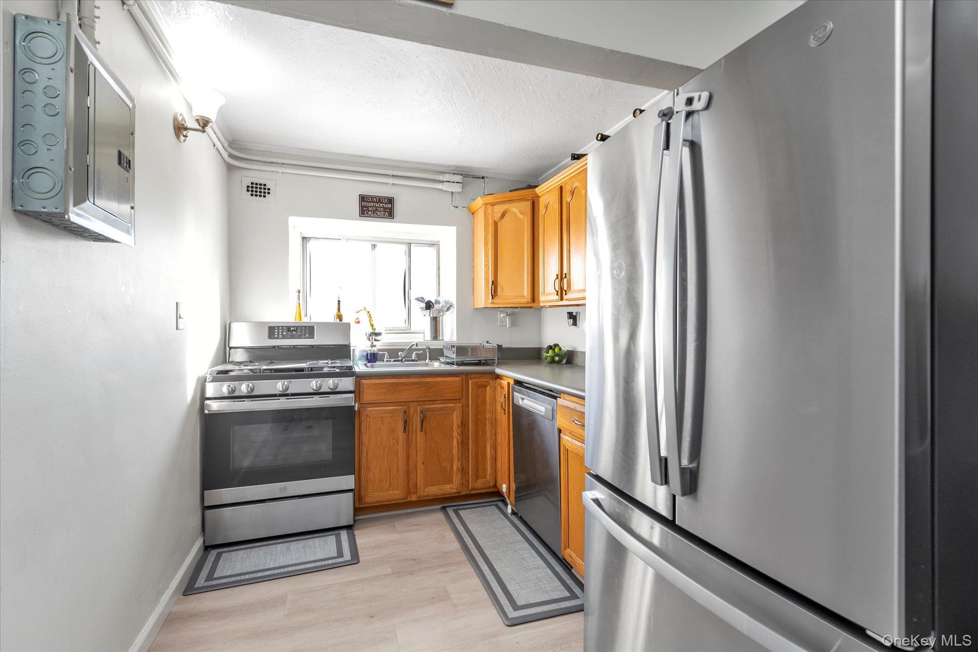 222 Smith Street Unit: 4F
