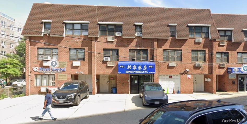 41-55 Bowne St