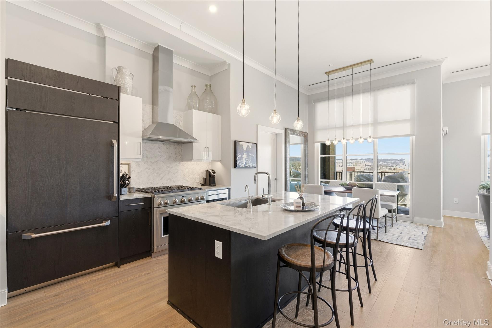 100 Garvies Point Road Unit: 1033