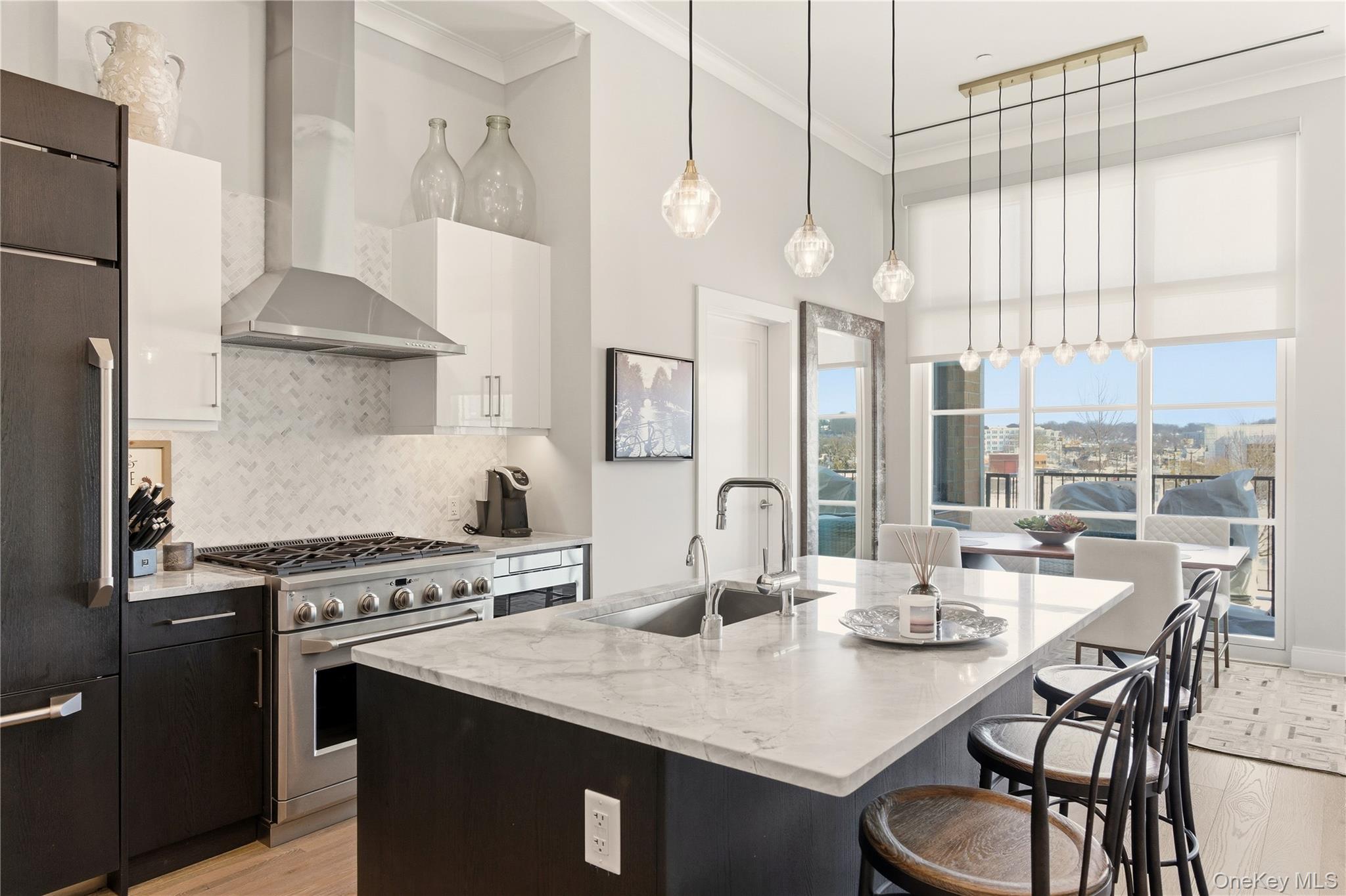 100 Garvies Point Road Unit: 1033