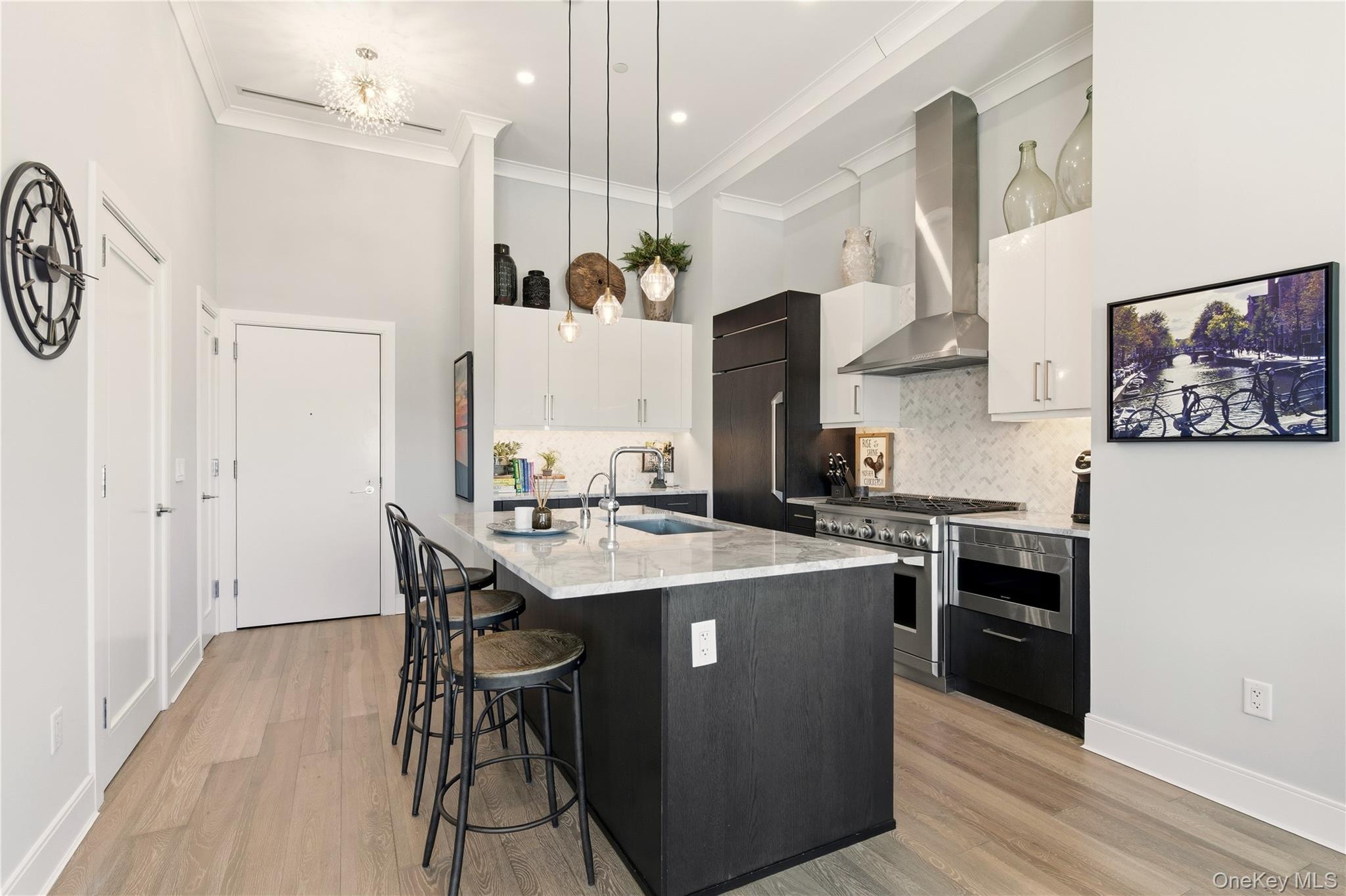 100 Garvies Point Road Unit: 1033