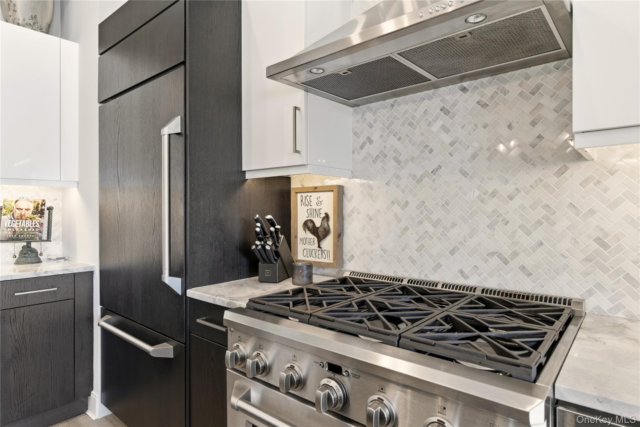 100 Garvies Point Road Unit: 1033