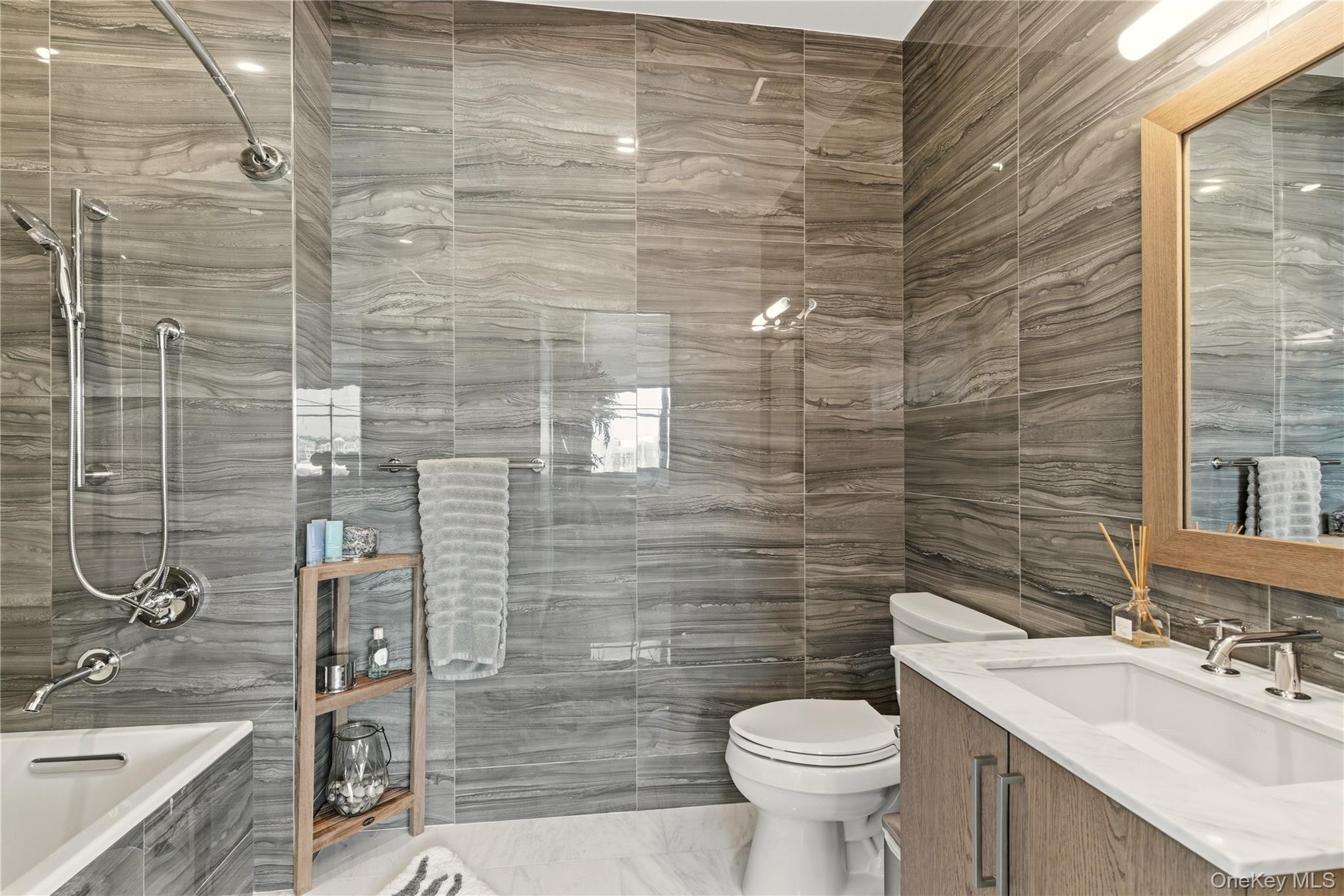 100 Garvies Point Road Unit: 1033