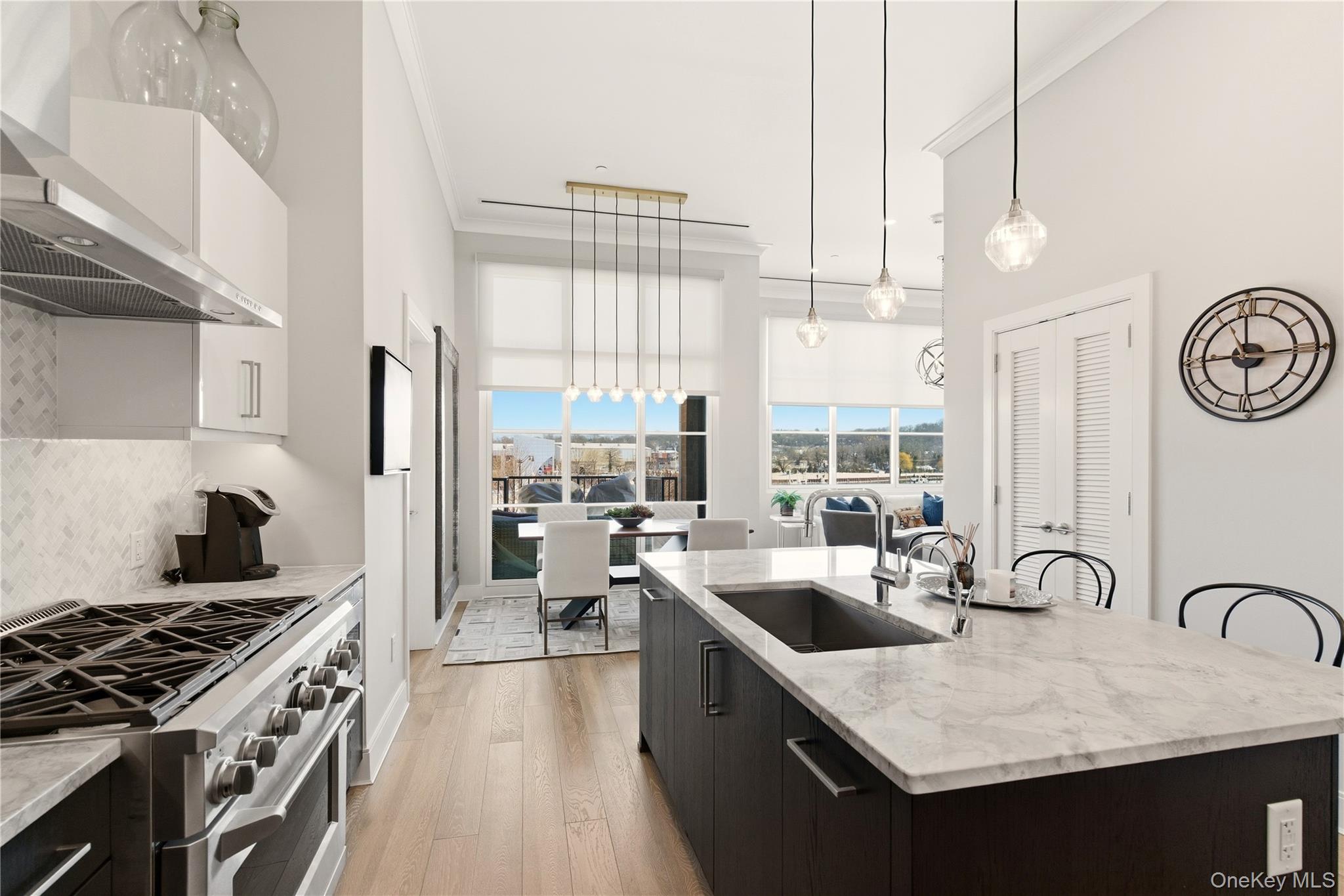 100 Garvies Point Road Unit: 1033