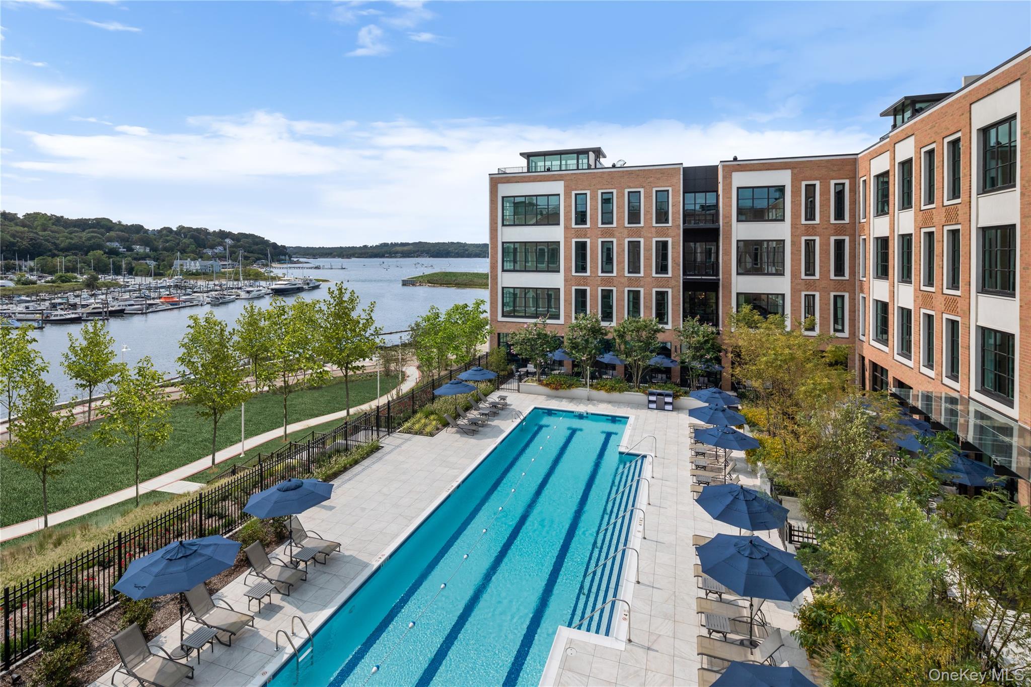 100 Garvies Point Road Unit: 1033