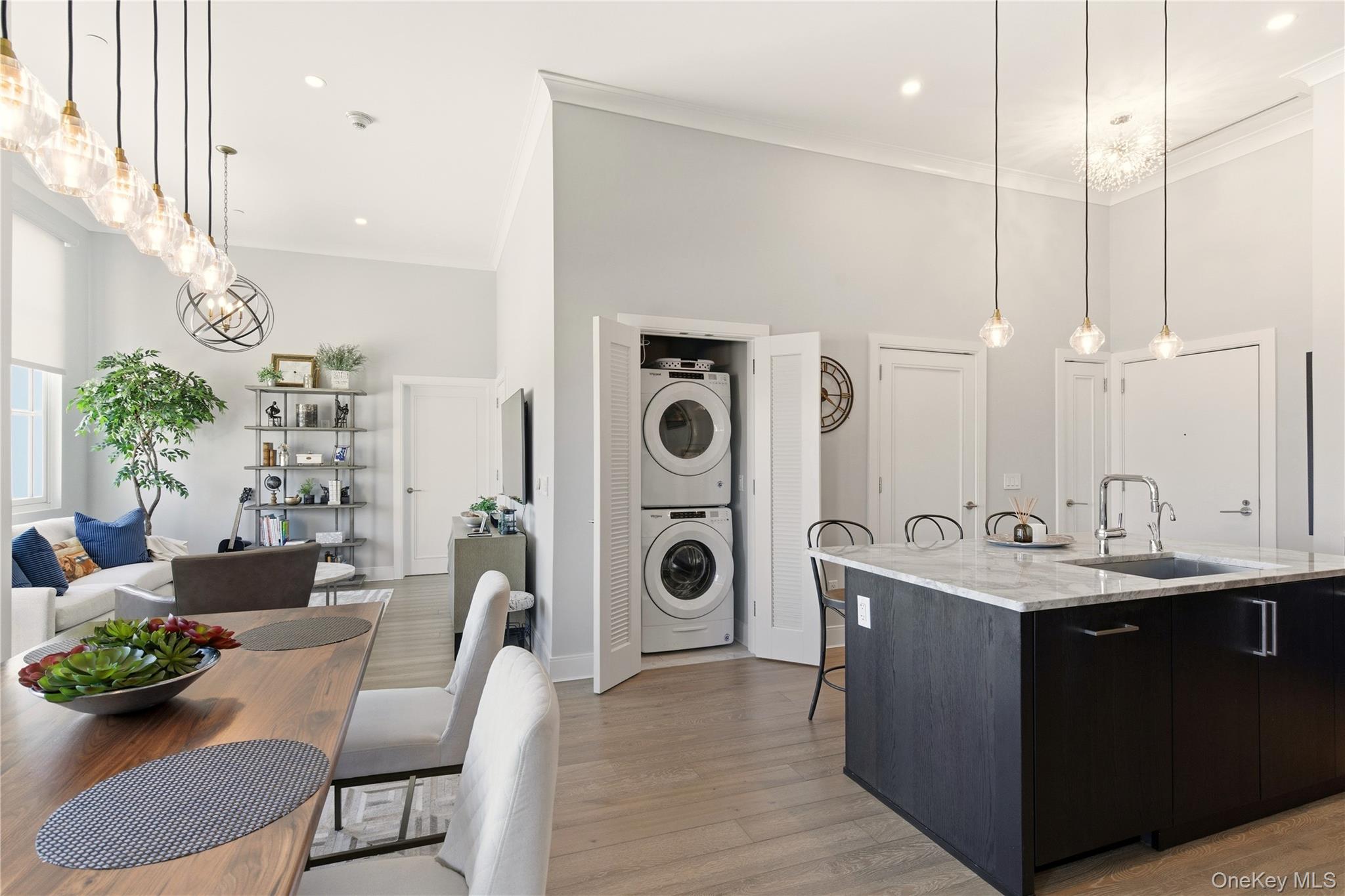 100 Garvies Point Road Unit: 1033
