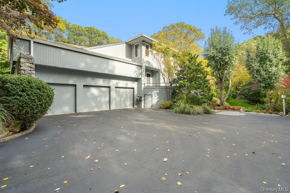 8 Forest Court