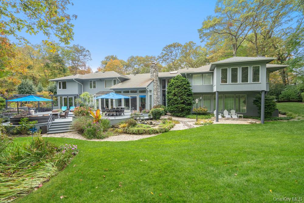 8 Forest Court